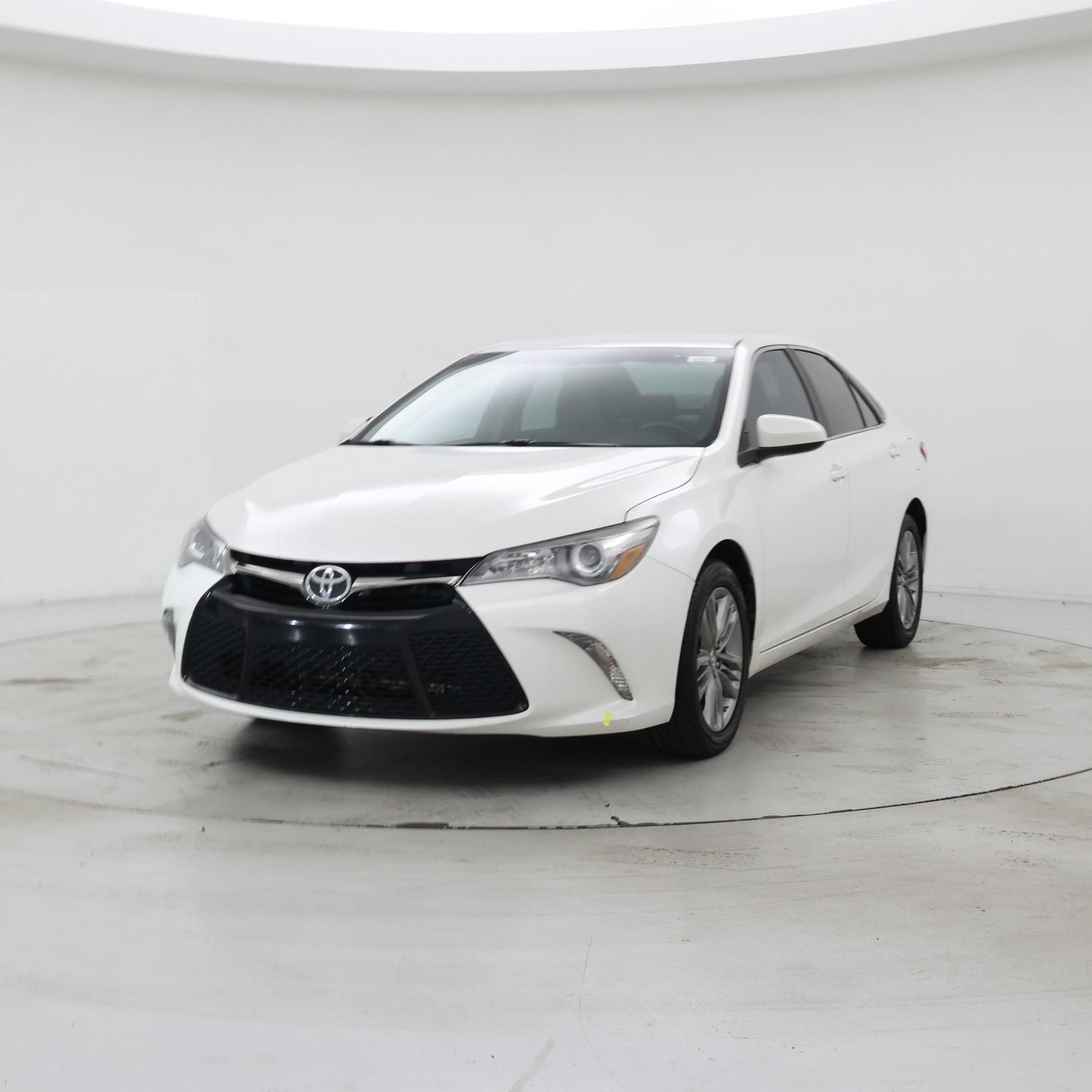 Thumbnail: 2015 Toyota Camry - 4