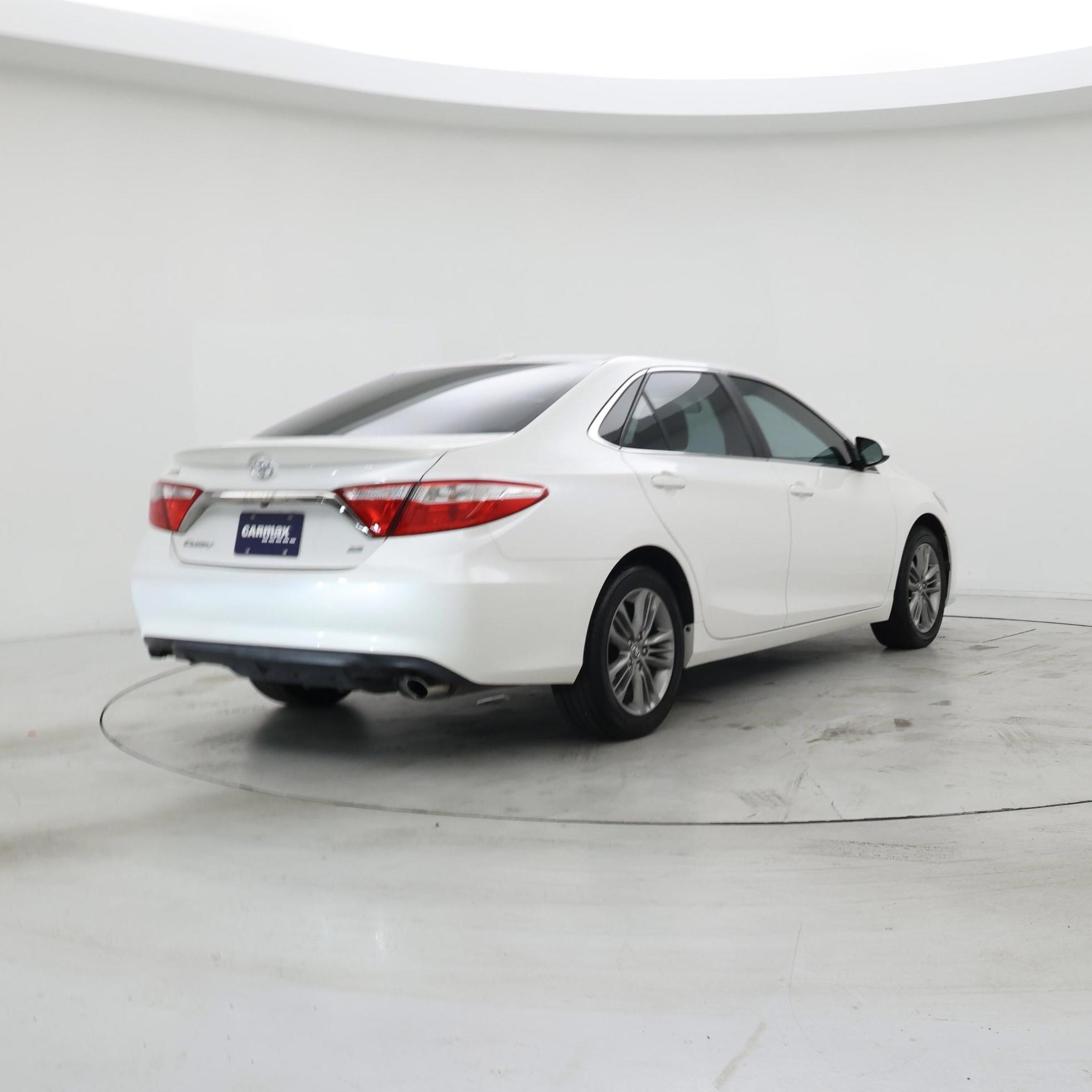 Thumbnail: 2015 Toyota Camry - 8
