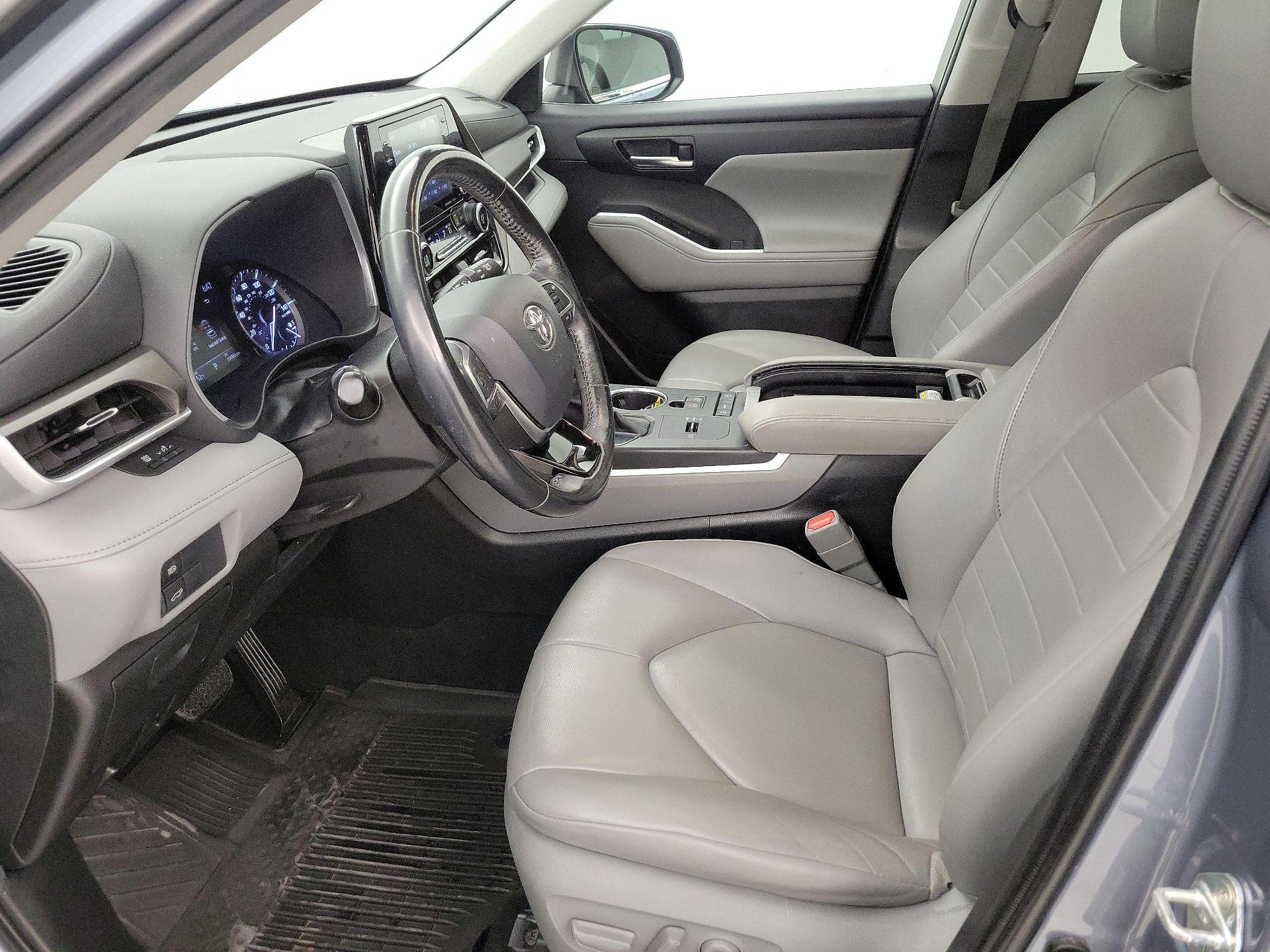 Thumbnail: 2020 Toyota Highlander - 11