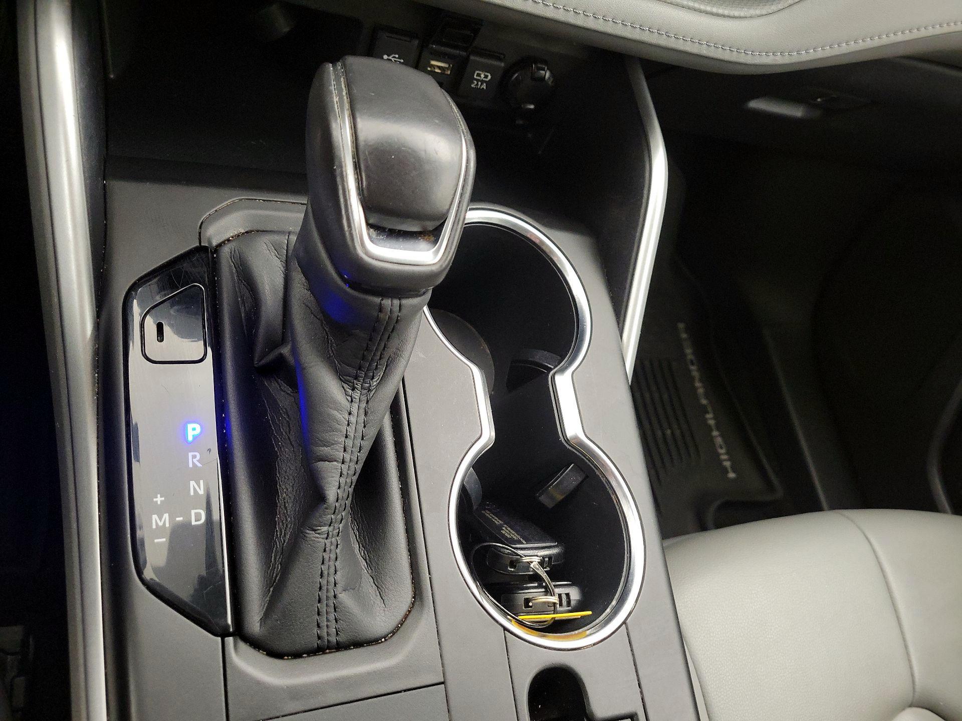 Thumbnail: 2020 Toyota Highlander - 17