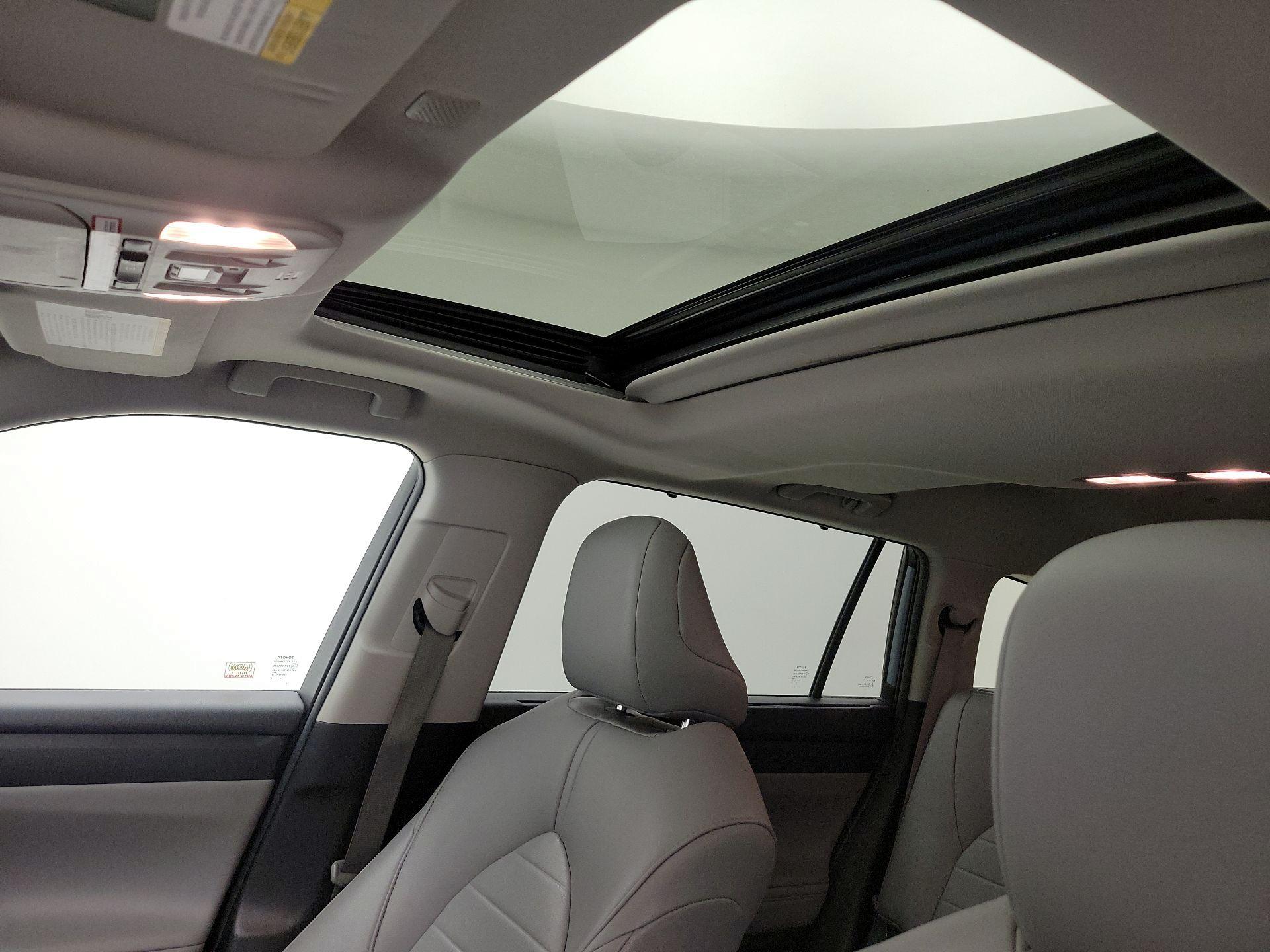 Thumbnail: 2020 Toyota Highlander - 19