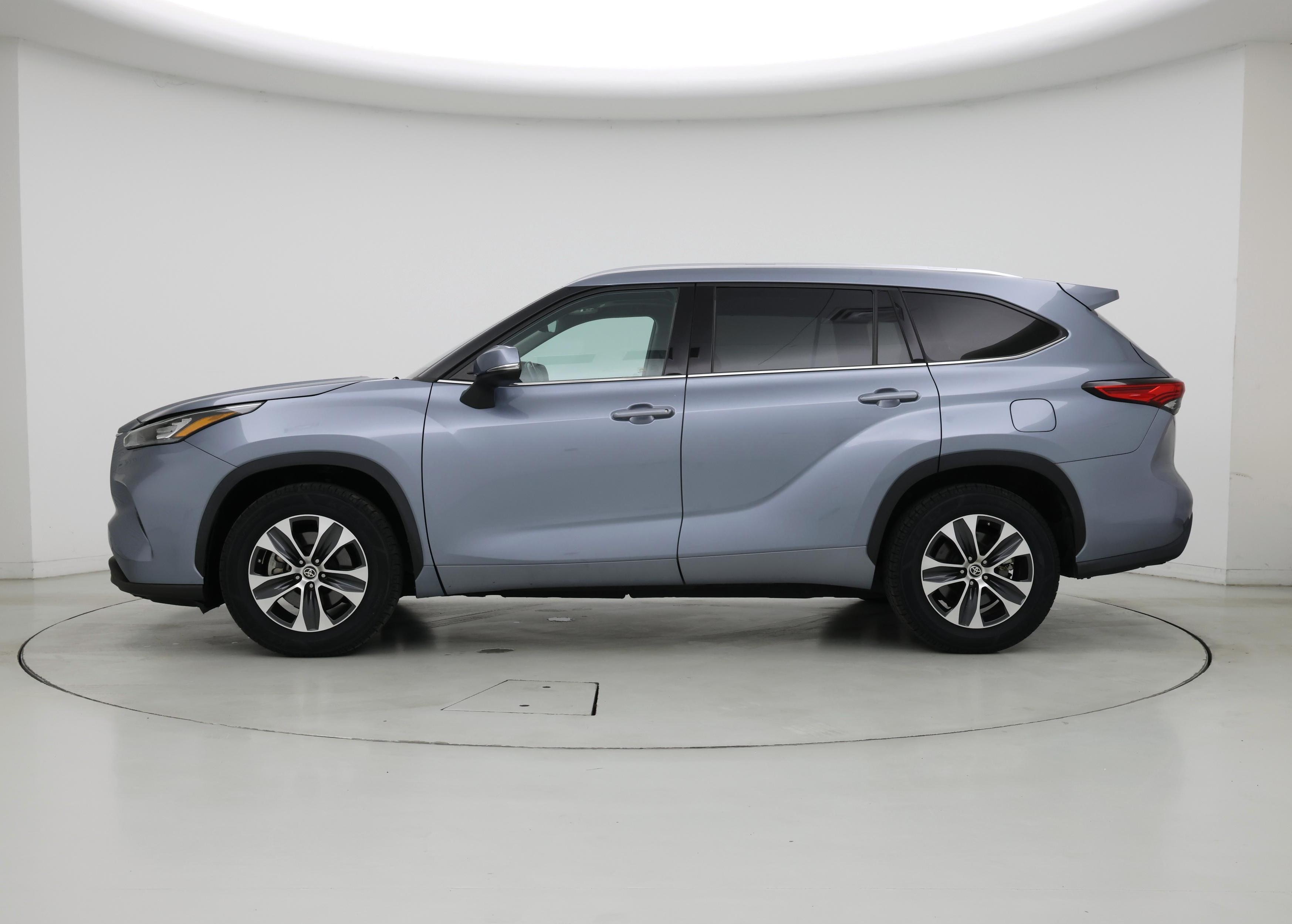 Thumbnail: 2020 Toyota Highlander - 3