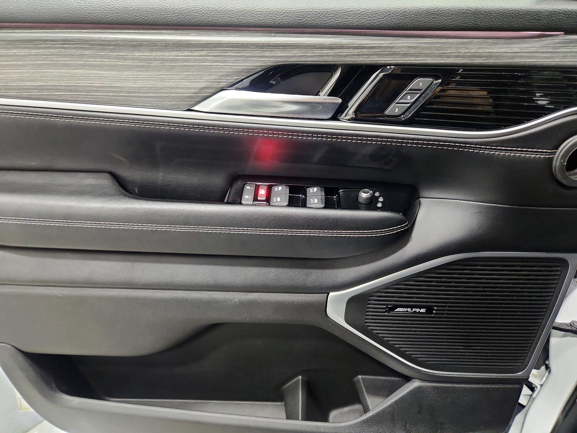 Thumbnail: 2024 Jeep Wagoneer - 12