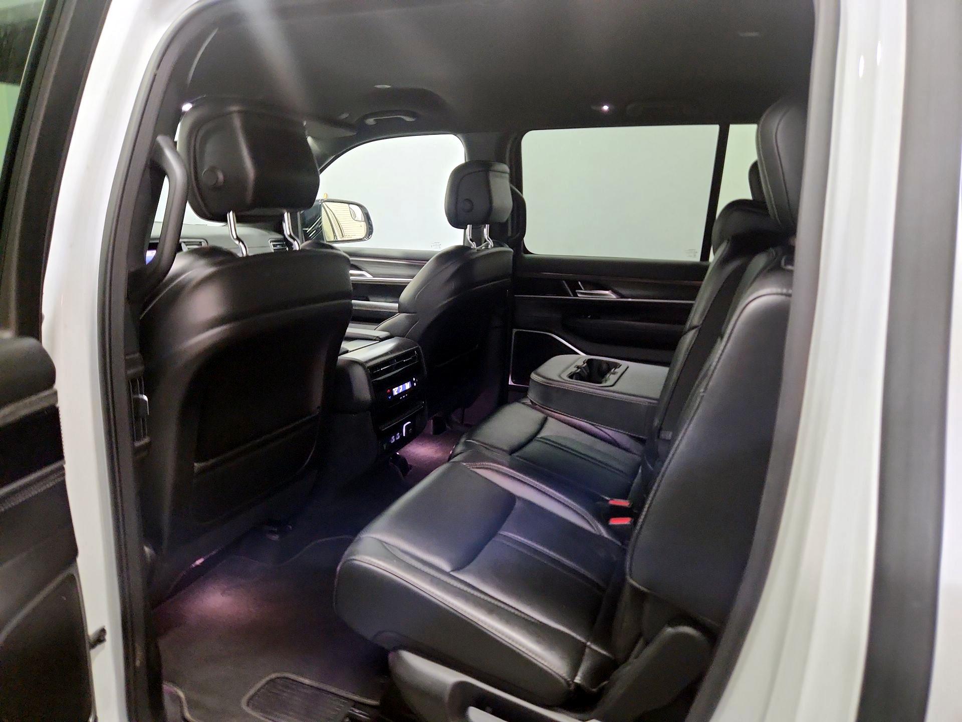 Thumbnail: 2024 Jeep Wagoneer - 20