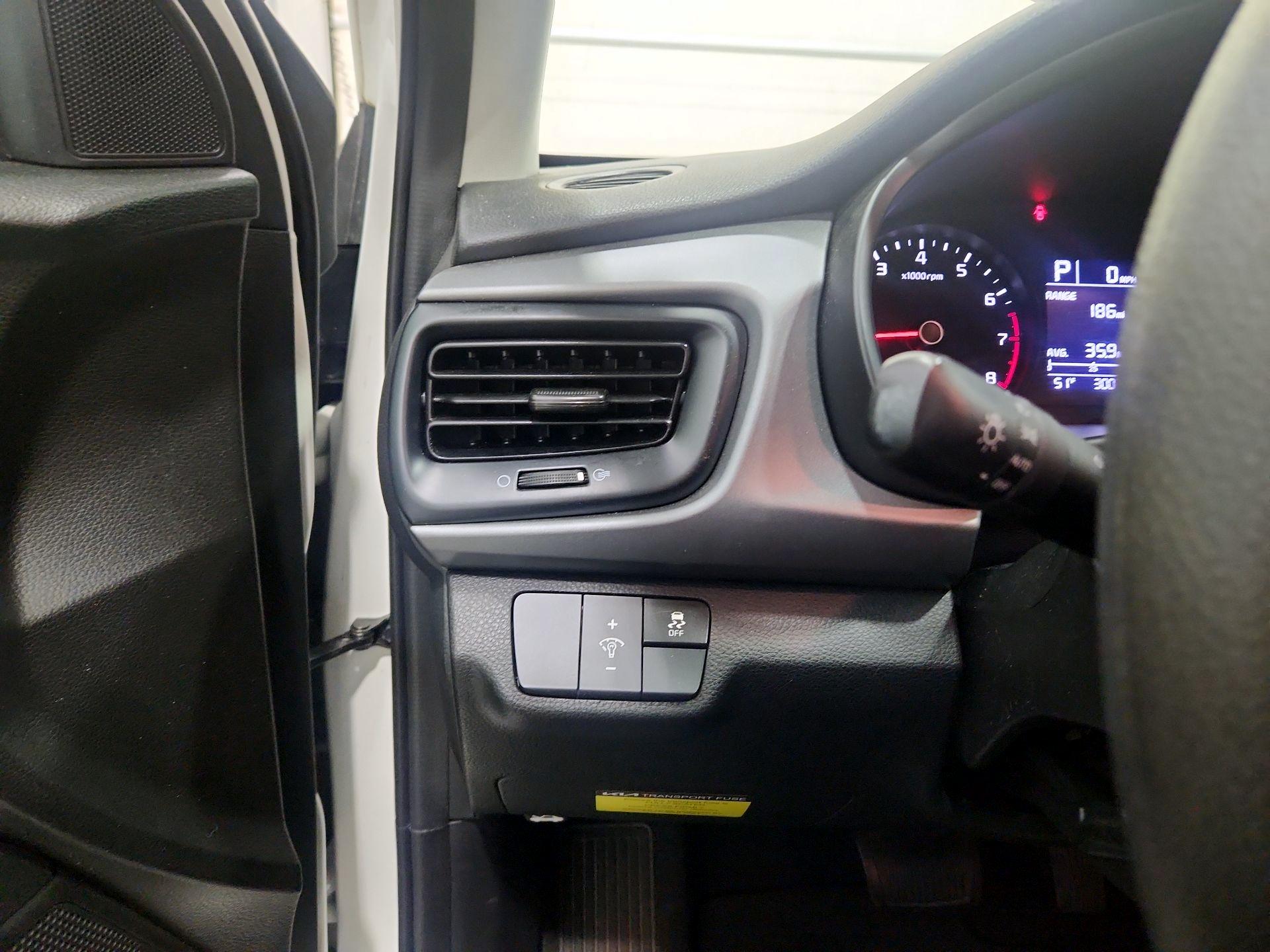 Thumbnail: 2023 Kia Rio - 13