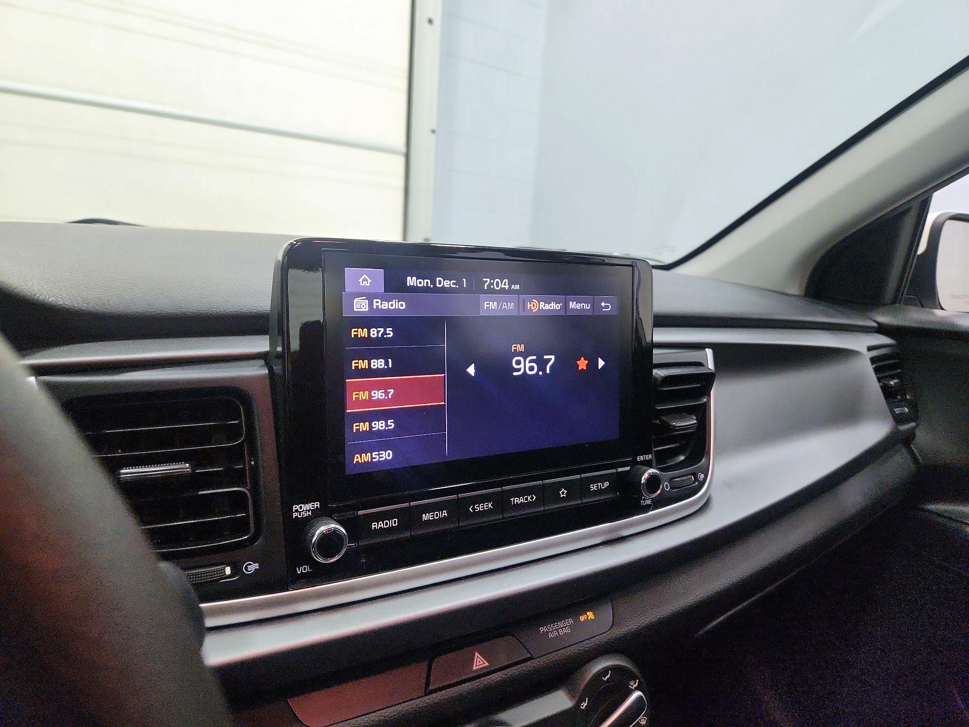 Thumbnail: 2023 Kia Rio - 15