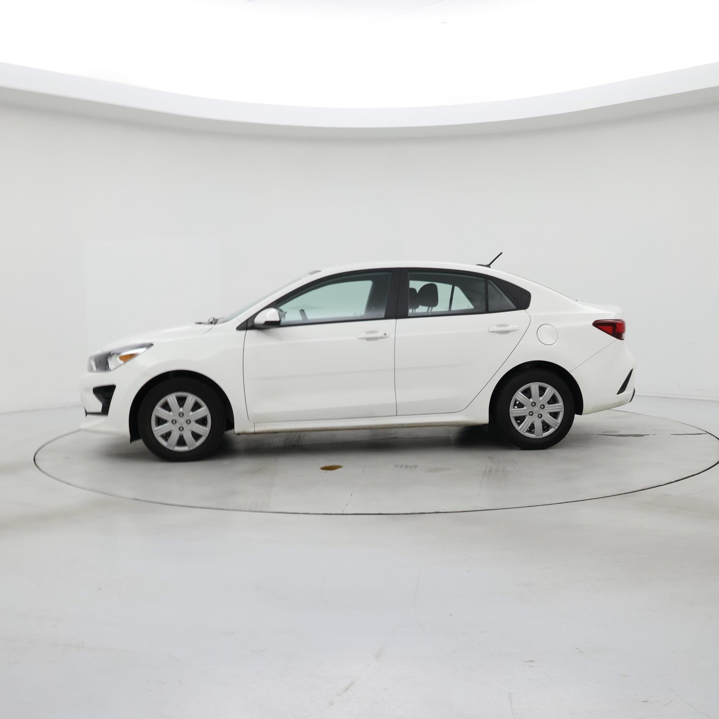 Thumbnail: 2023 Kia Rio - 3