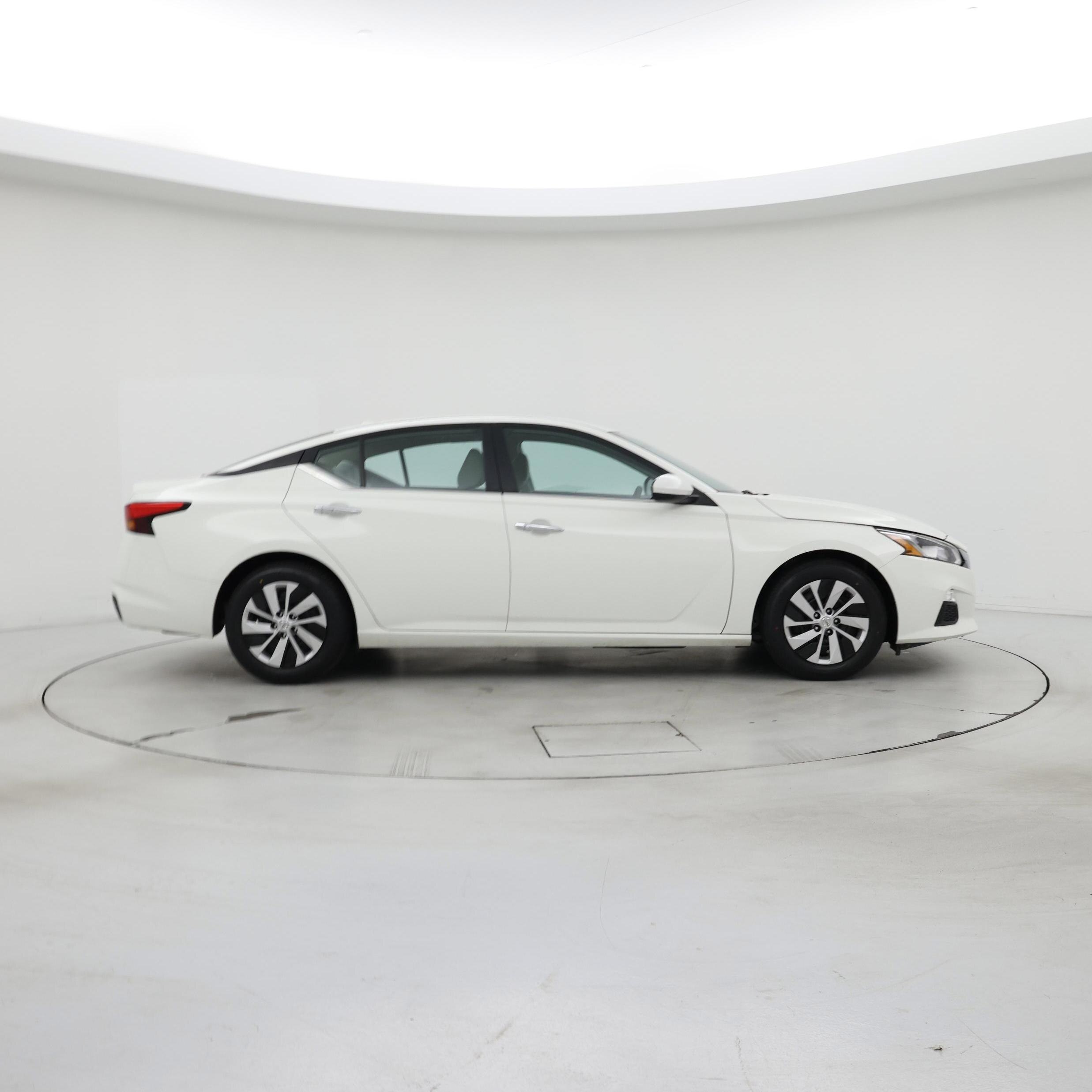 Thumbnail: 2020 Nissan Altima - 7