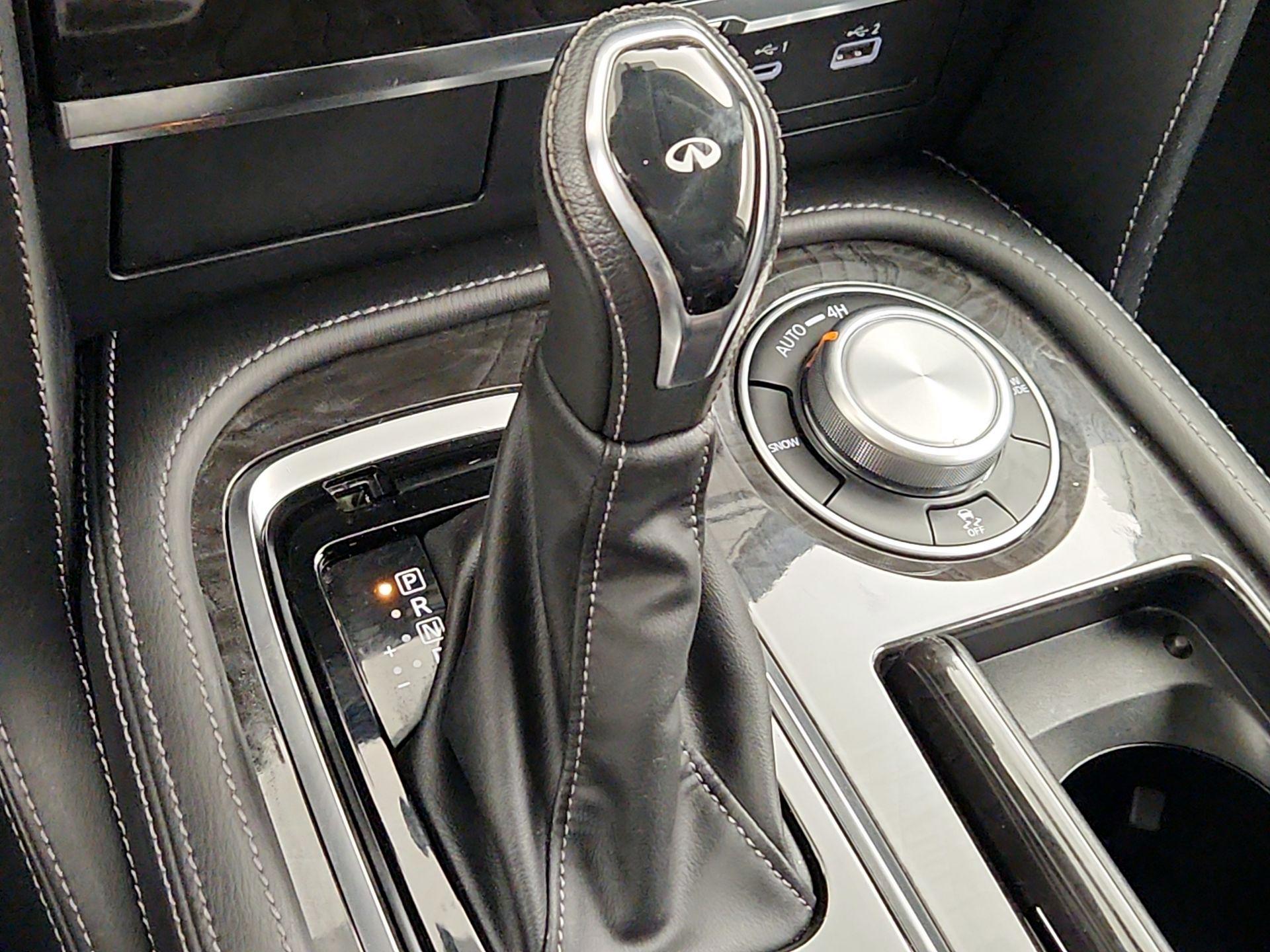 Thumbnail: 2024 INFINITI QX80 - 18