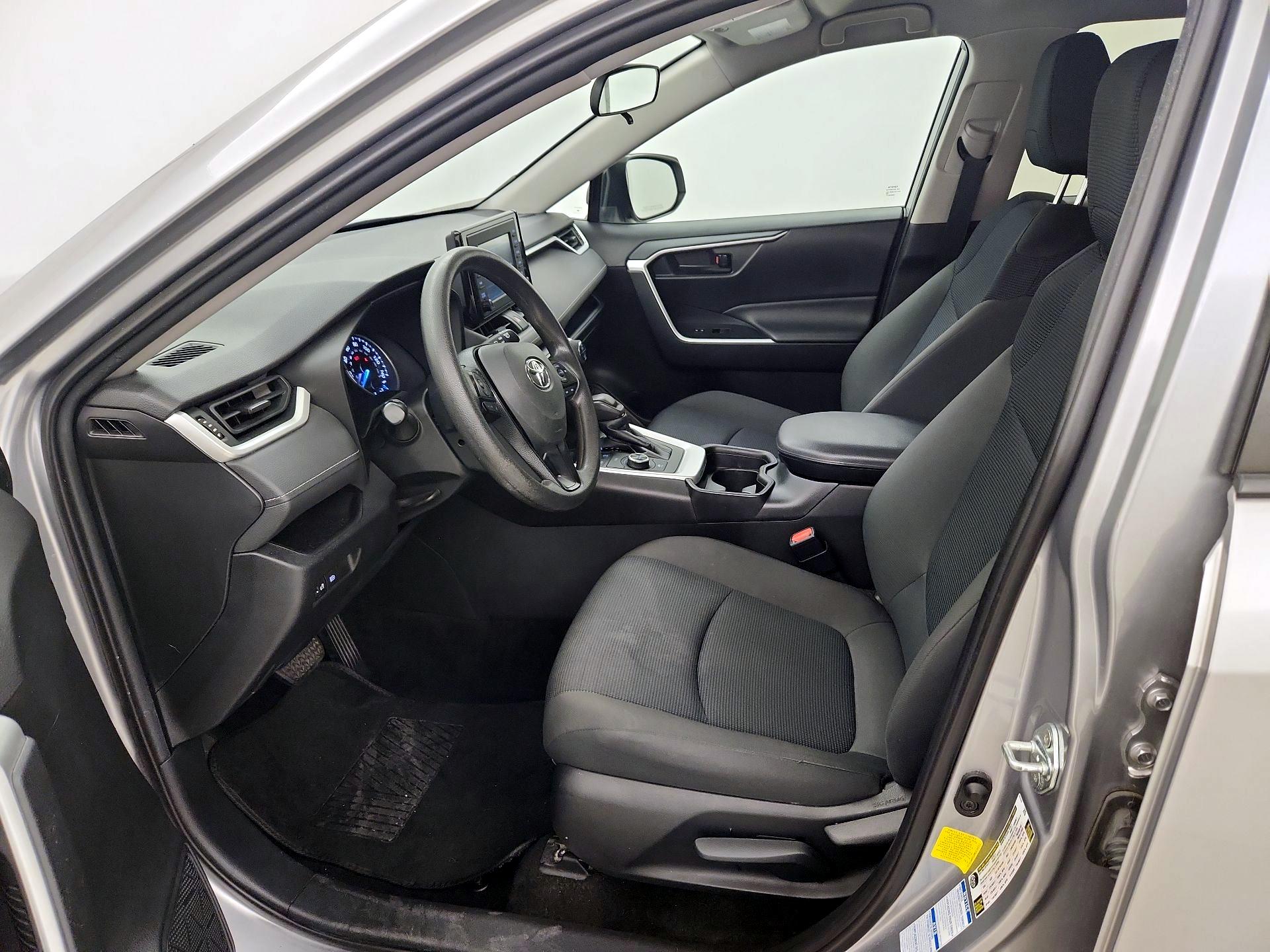 Thumbnail: 2021 Toyota RAV4 - 11