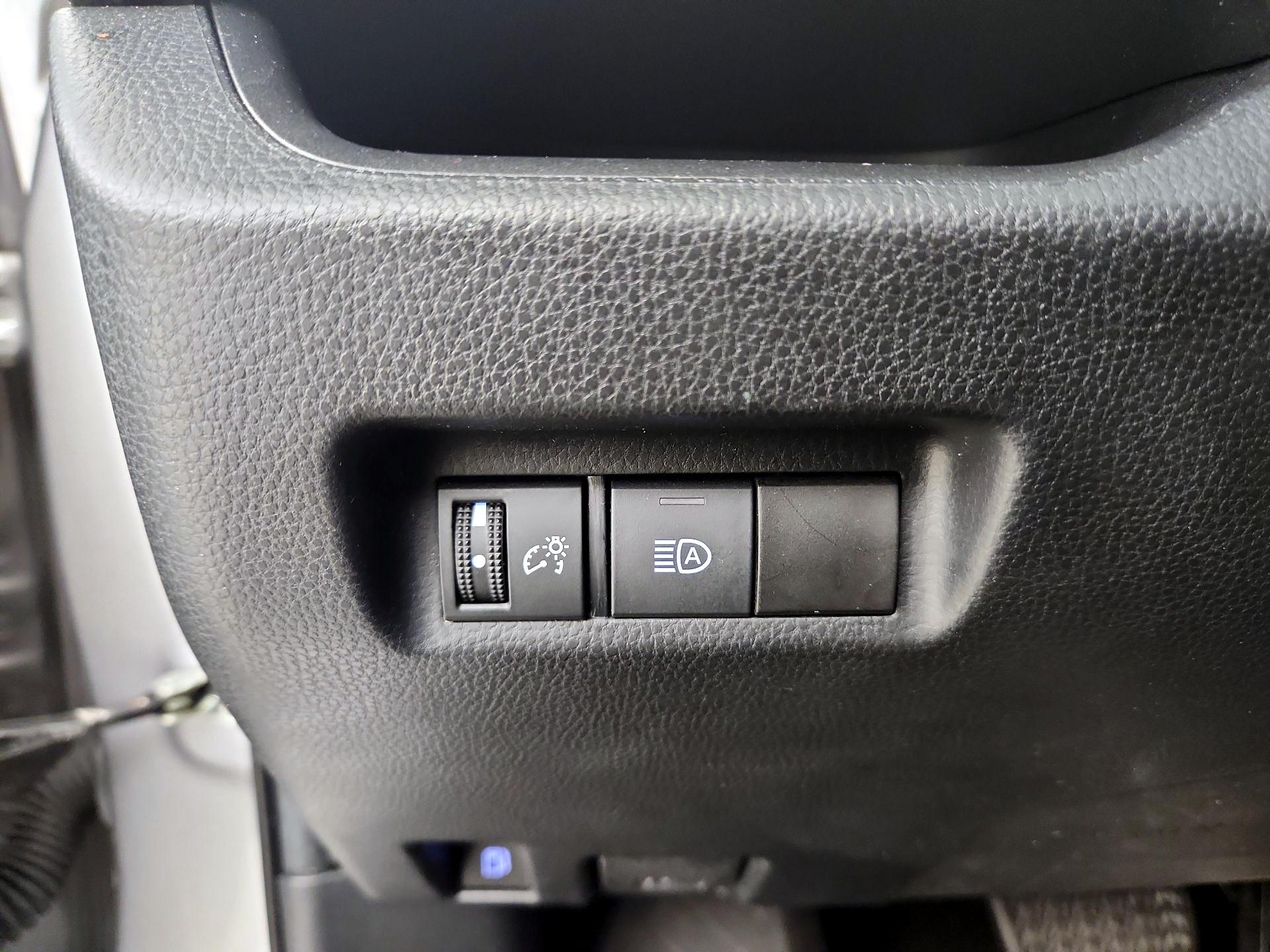 Thumbnail: 2021 Toyota RAV4 - 13