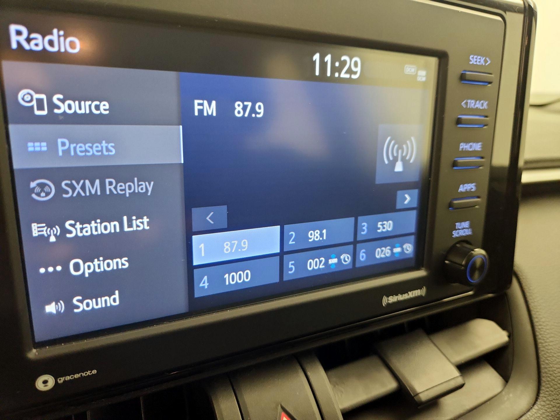 Thumbnail: 2021 Toyota RAV4 - 15