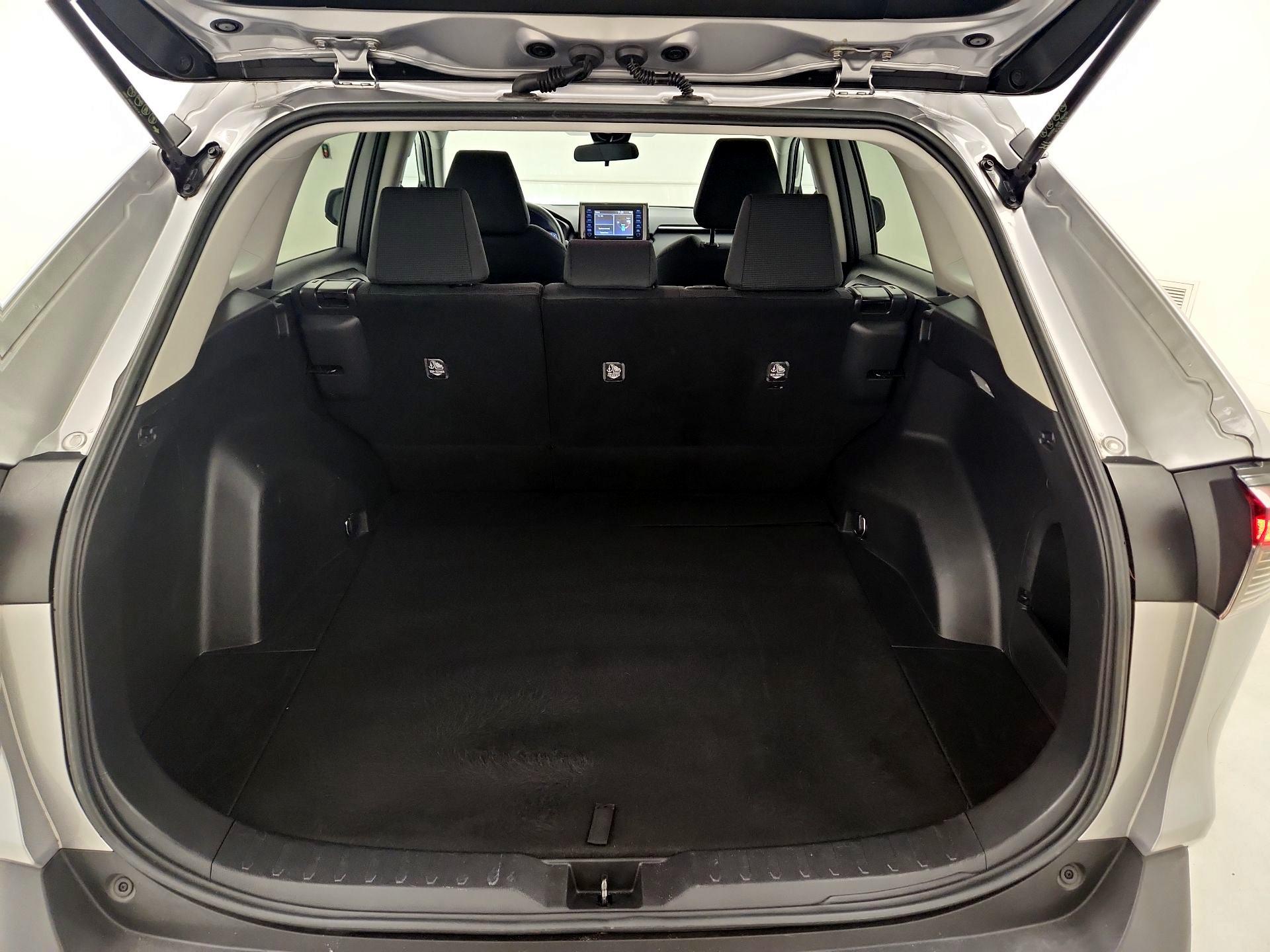 Thumbnail: 2021 Toyota RAV4 - 20