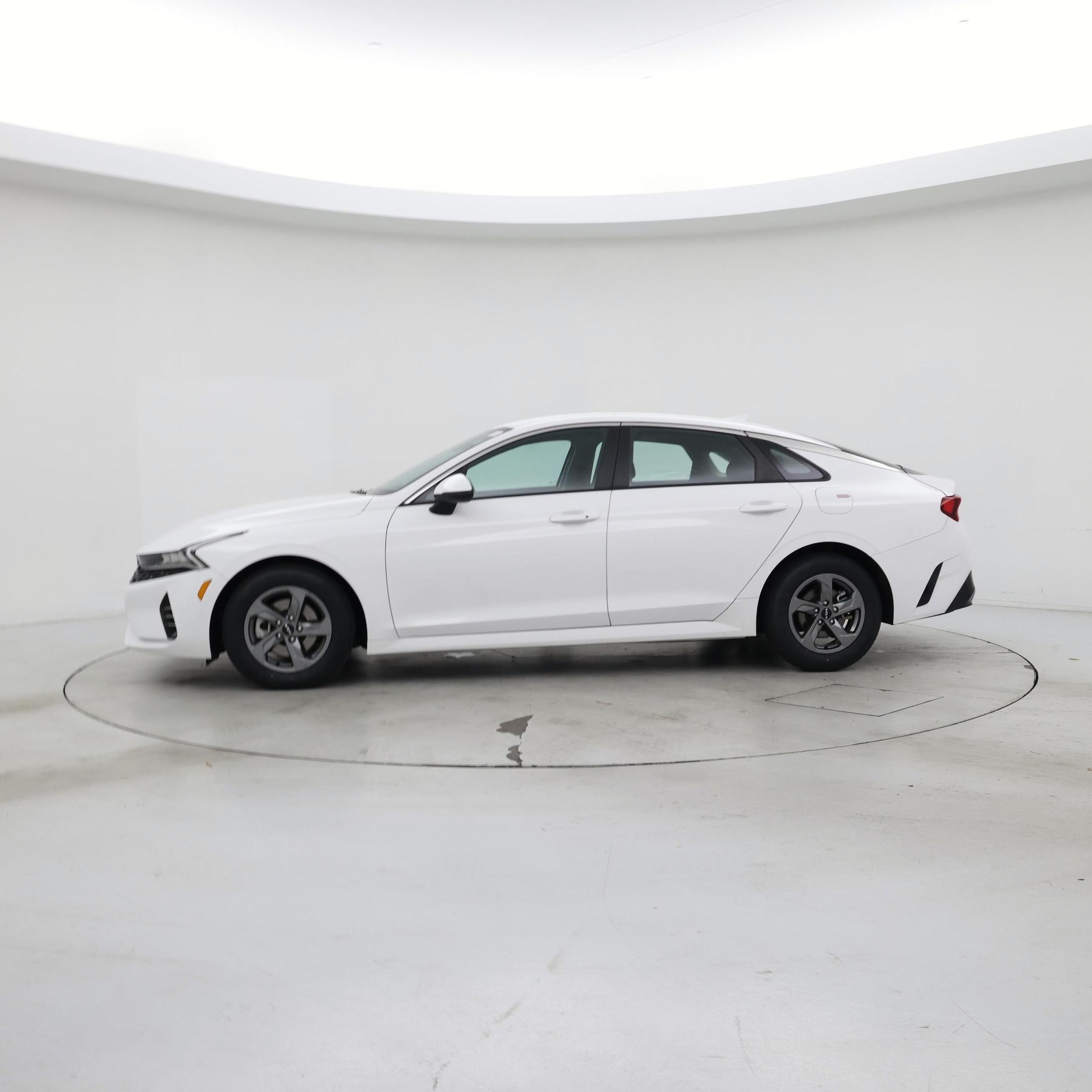 Thumbnail: 2023 Kia K5 - 3