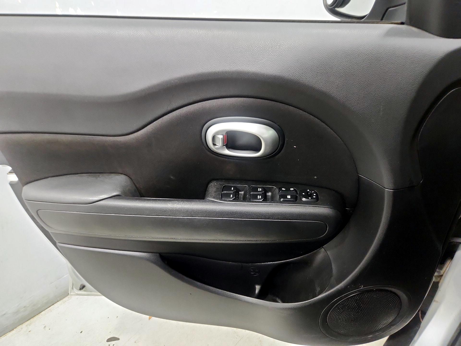 Thumbnail: 2016 Kia Soul - 12