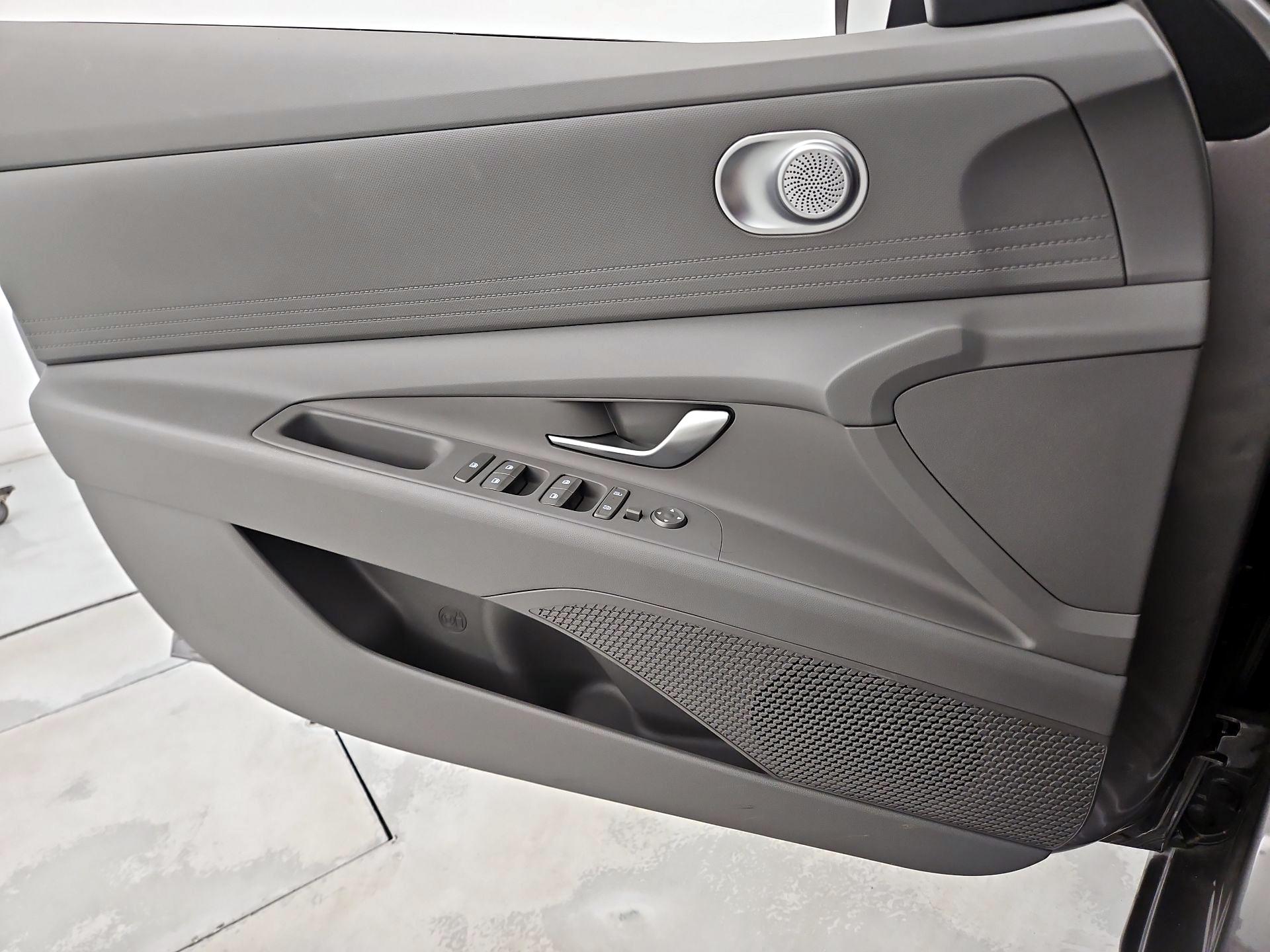 Thumbnail: 2024 Hyundai Elantra - 12