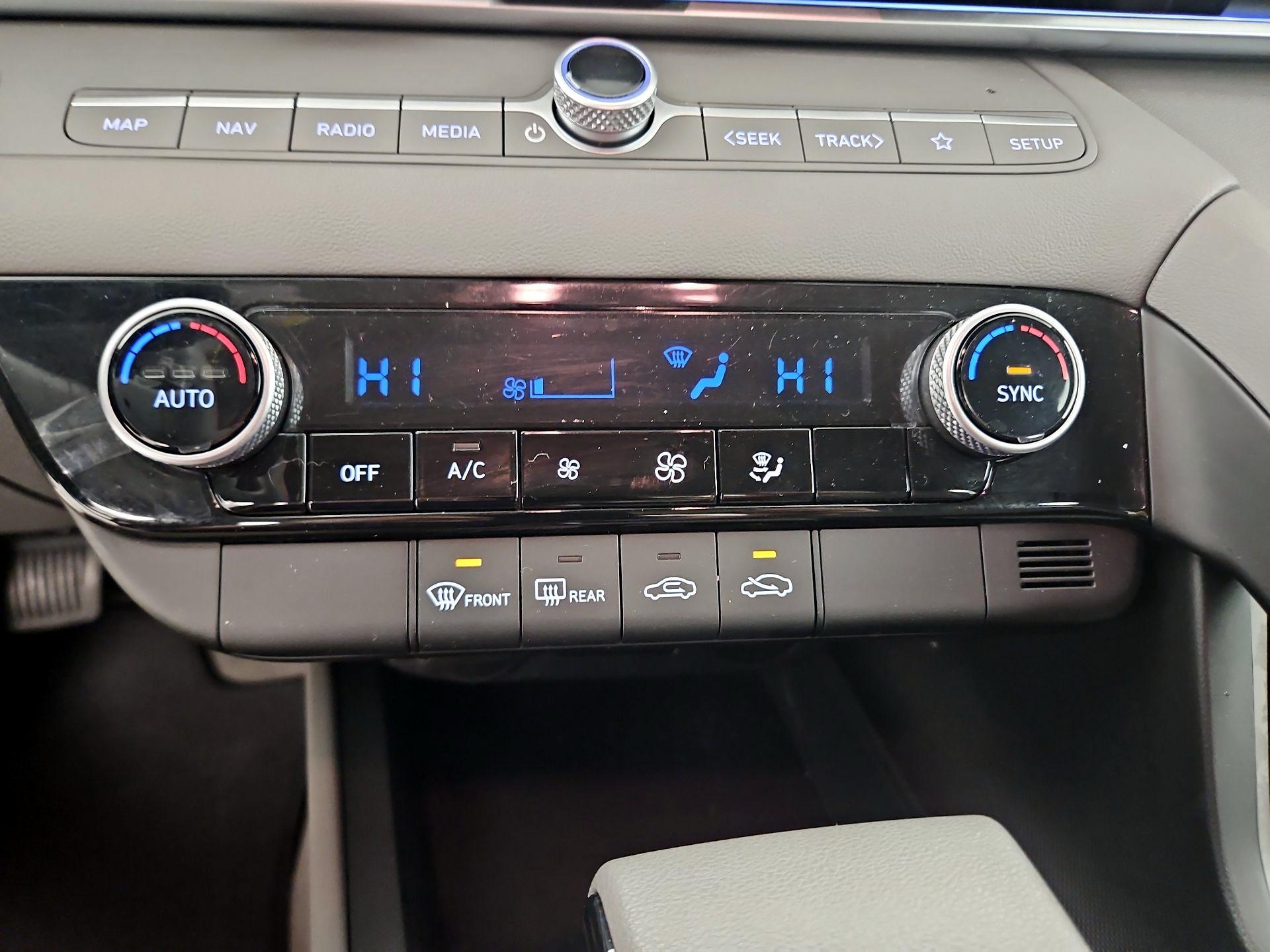 Thumbnail: 2024 Hyundai Elantra - 17