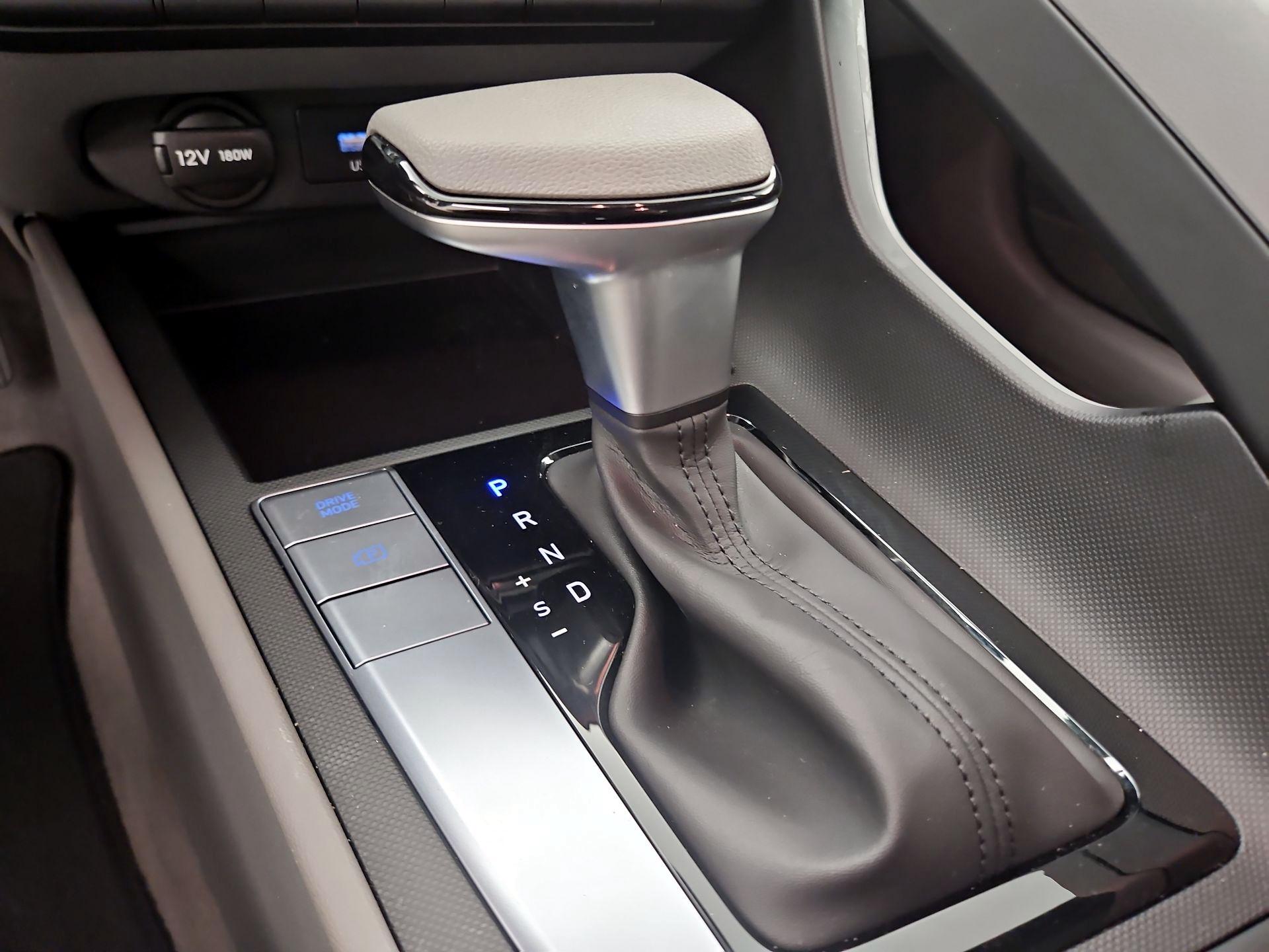 Thumbnail: 2024 Hyundai Elantra - 18