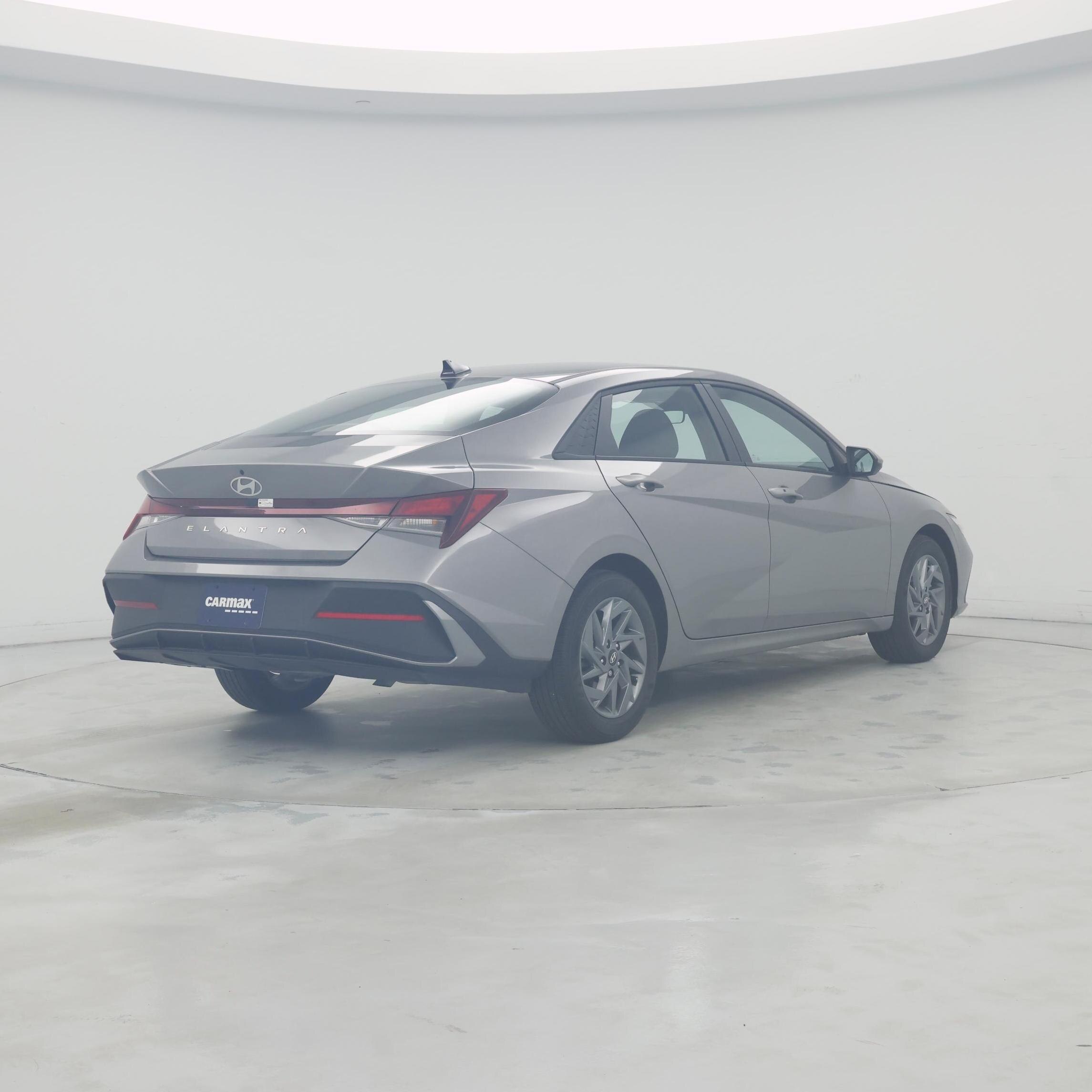 Thumbnail: 2024 Hyundai Elantra - 8