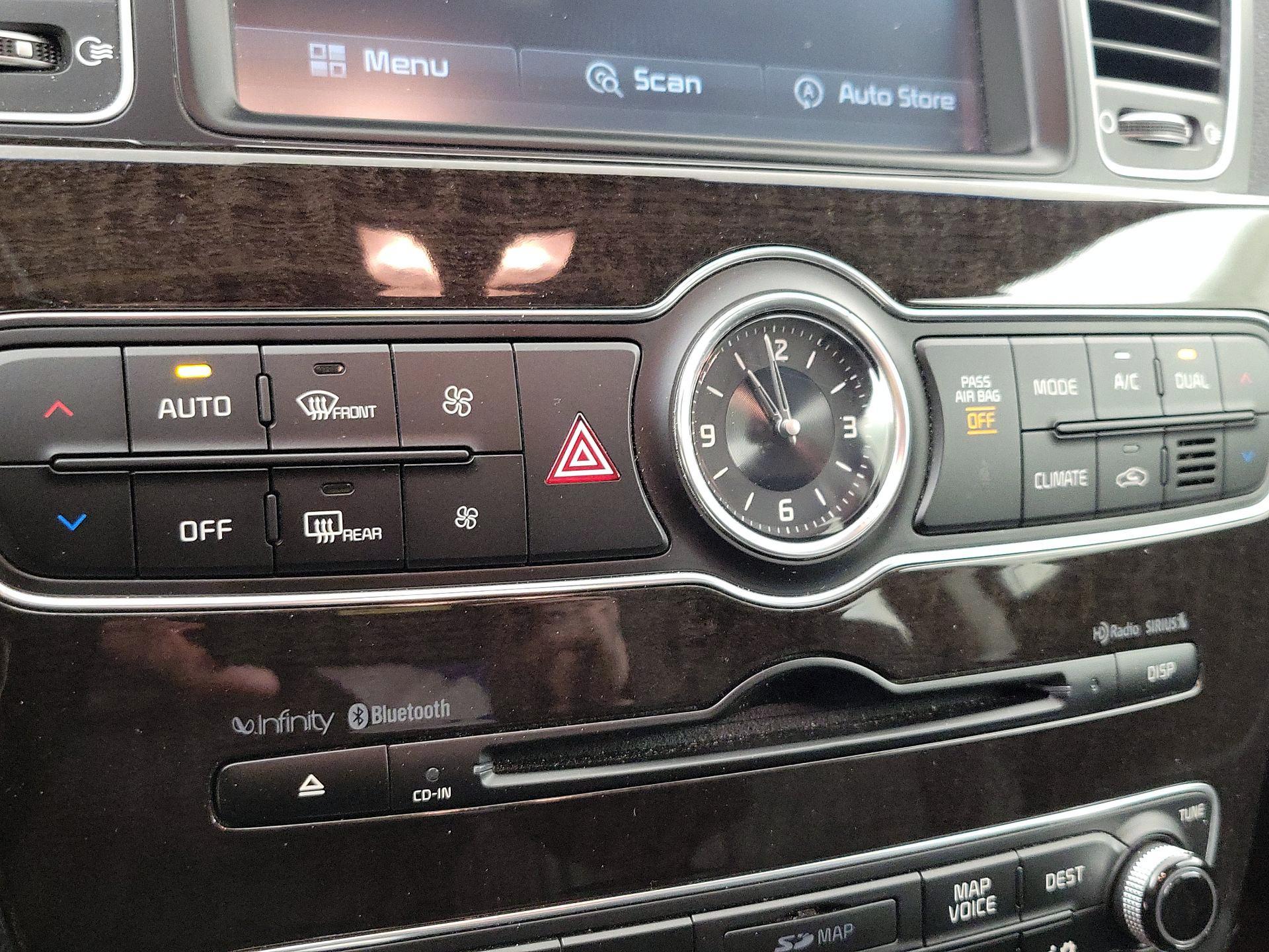 Thumbnail: 2016 Kia Cadenza - 17