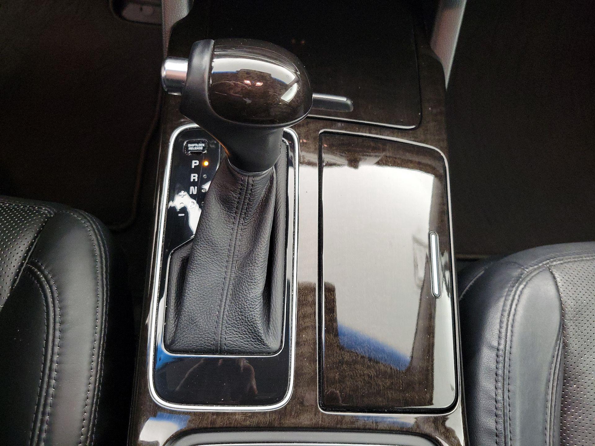 Thumbnail: 2016 Kia Cadenza - 18