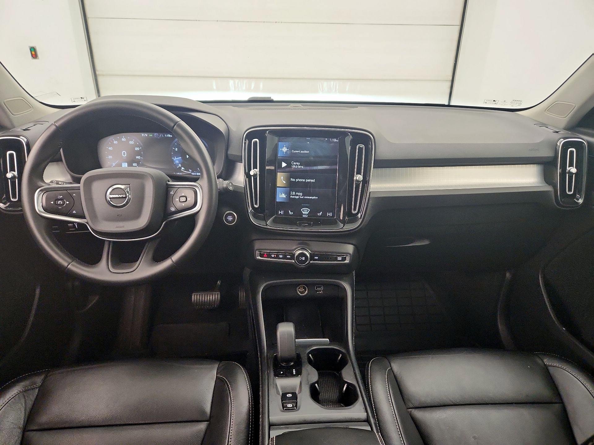 Thumbnail: 2022 Volvo XC40 - 9