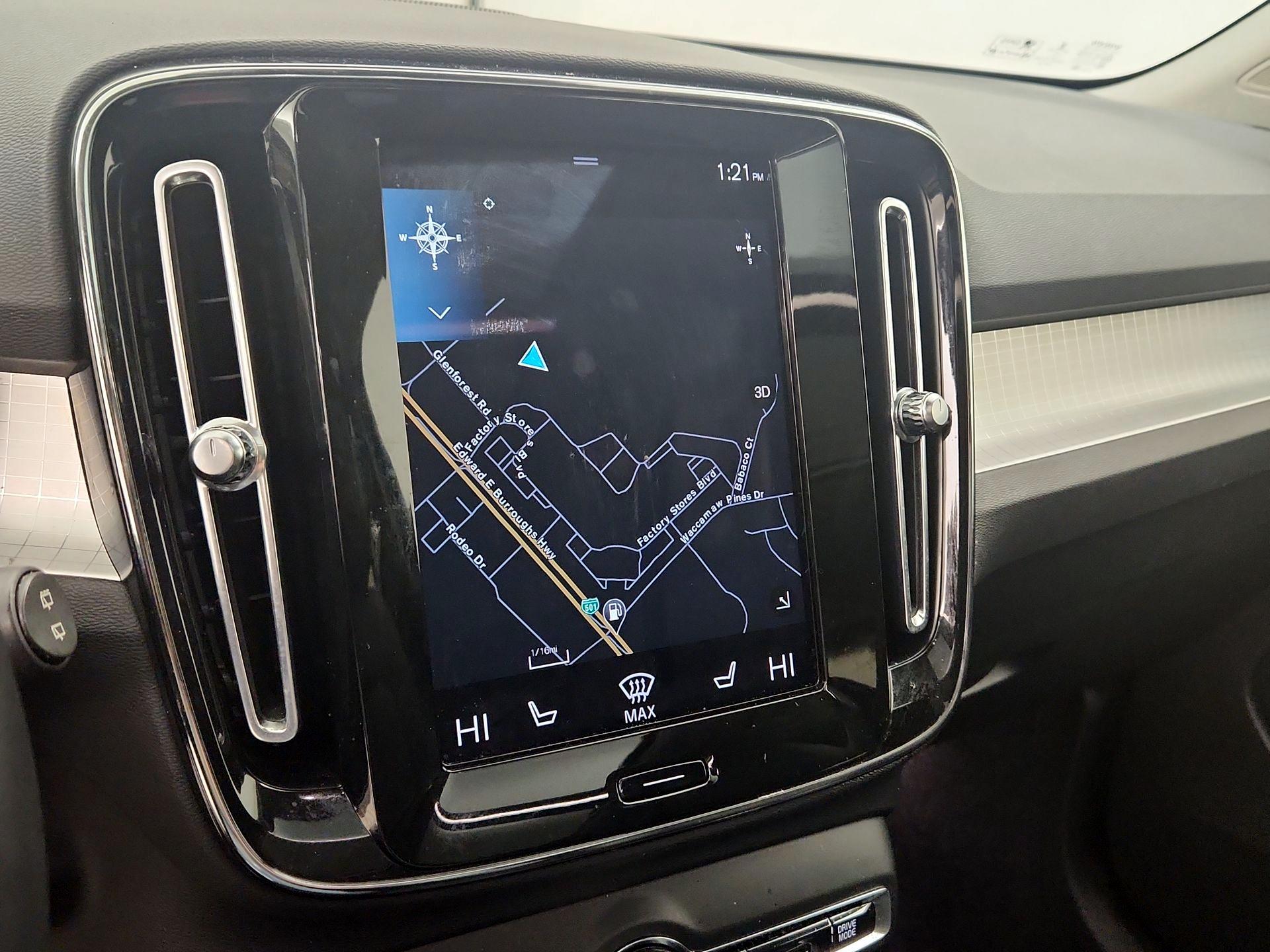 Thumbnail: 2022 Volvo XC40 - 14