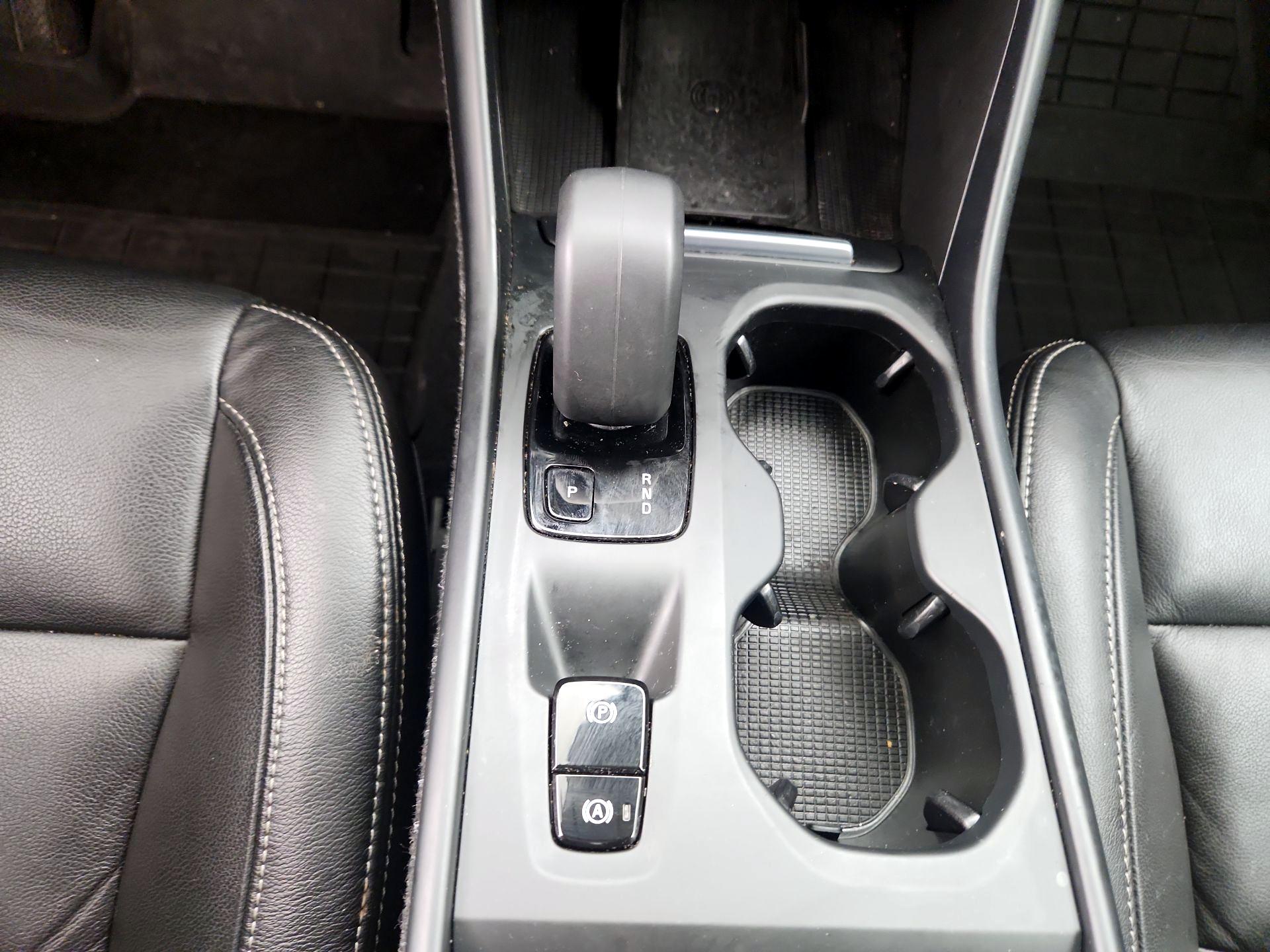 Thumbnail: 2022 Volvo XC40 - 18