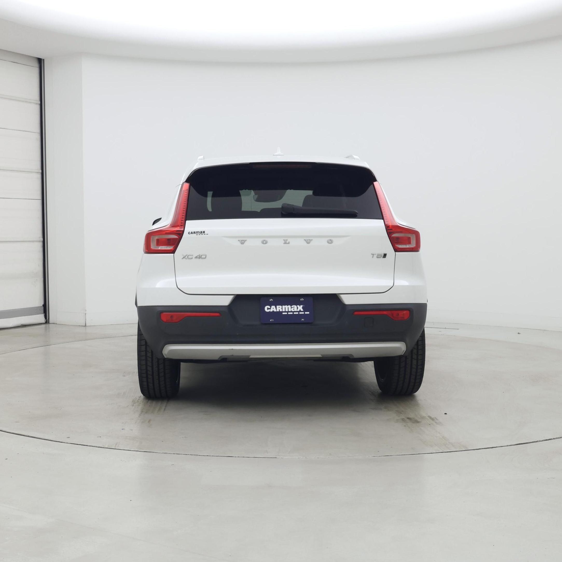 Thumbnail: 2022 Volvo XC40 - 6