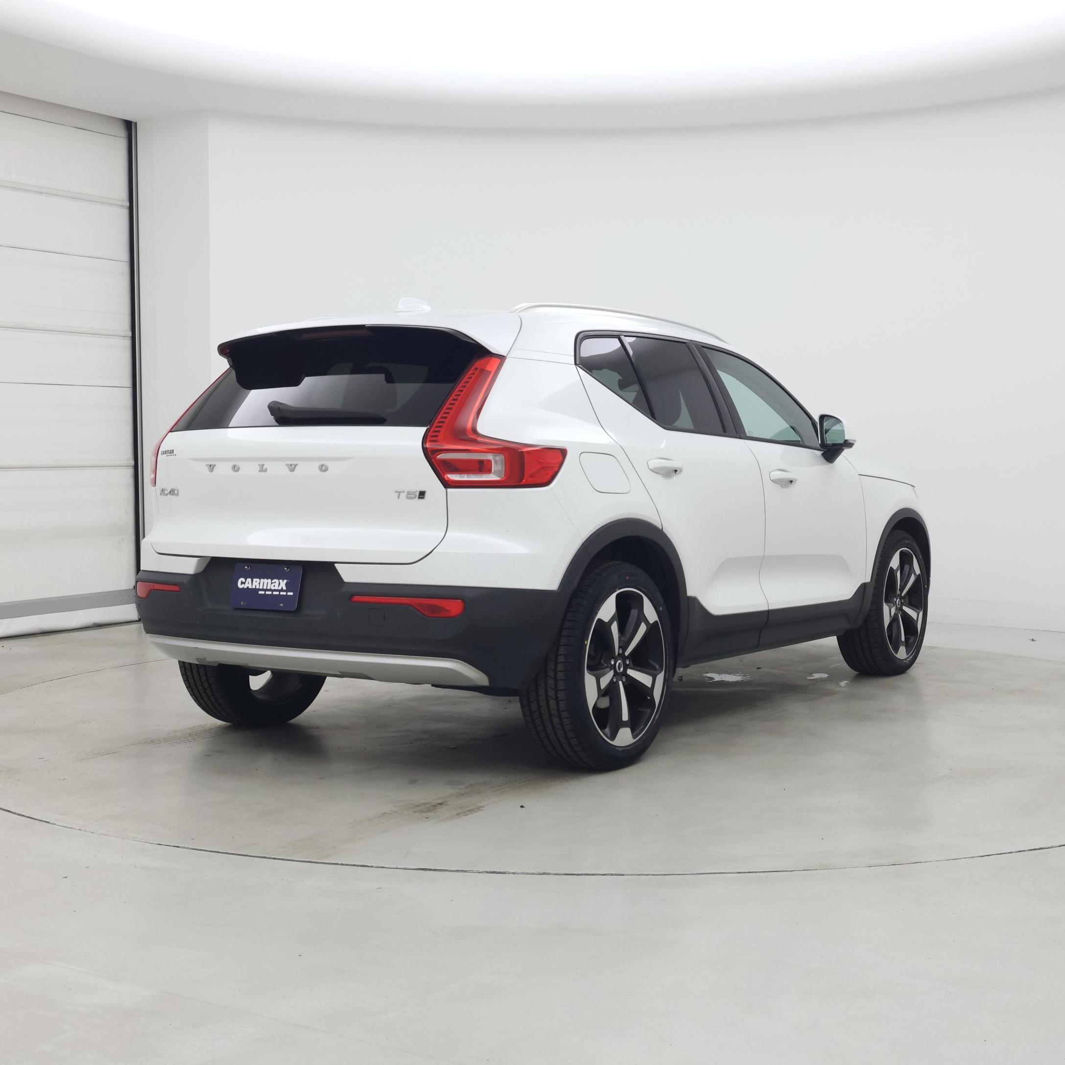 Thumbnail: 2022 Volvo XC40 - 8