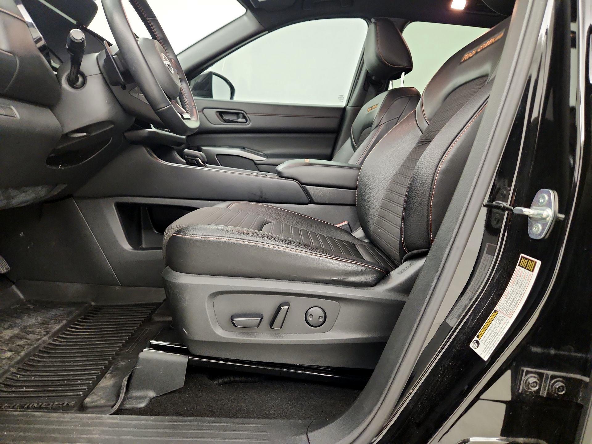 Thumbnail: 2023 Nissan Pathfinder - 11