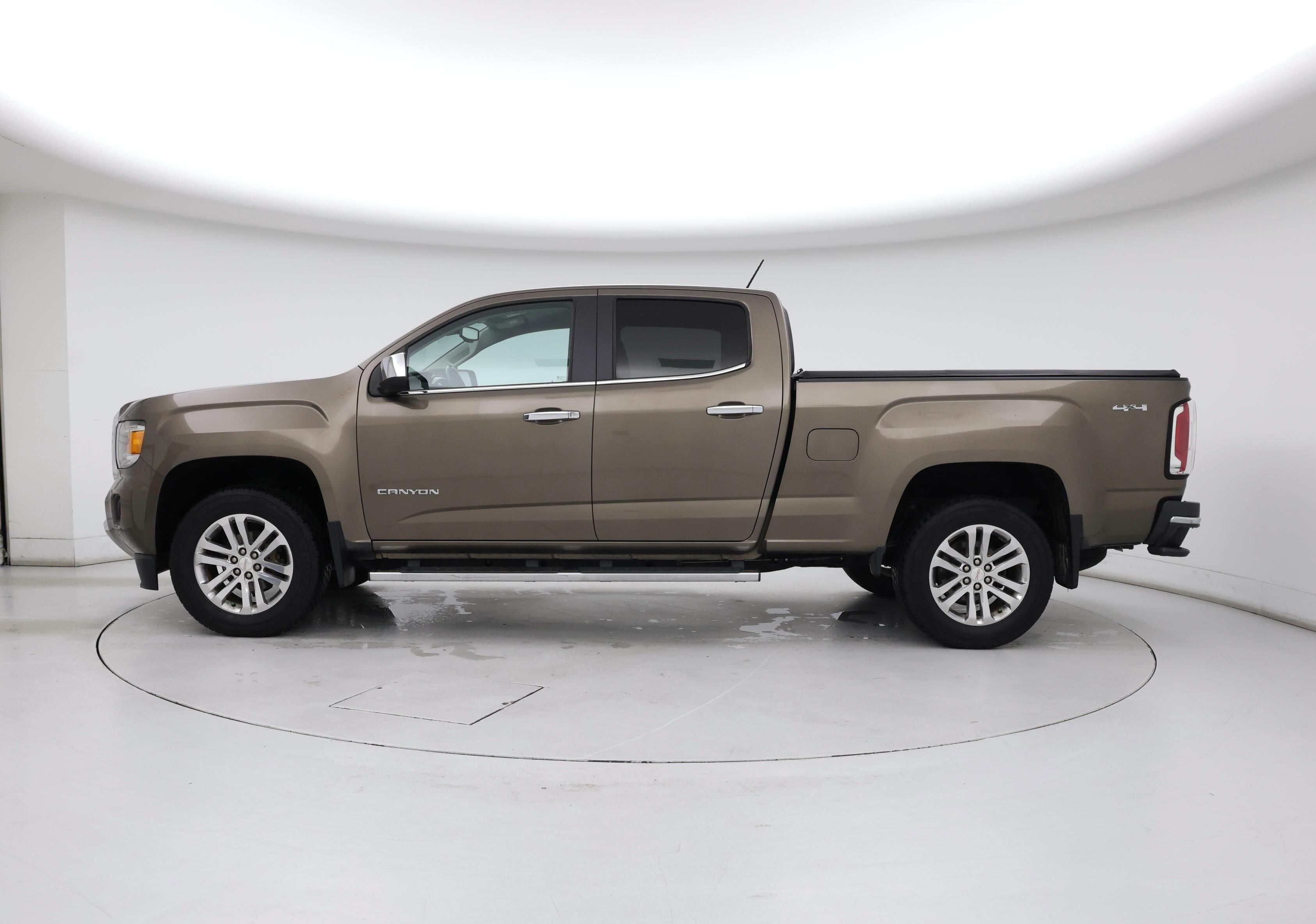 Thumbnail: 2016 GMC Canyon - 3