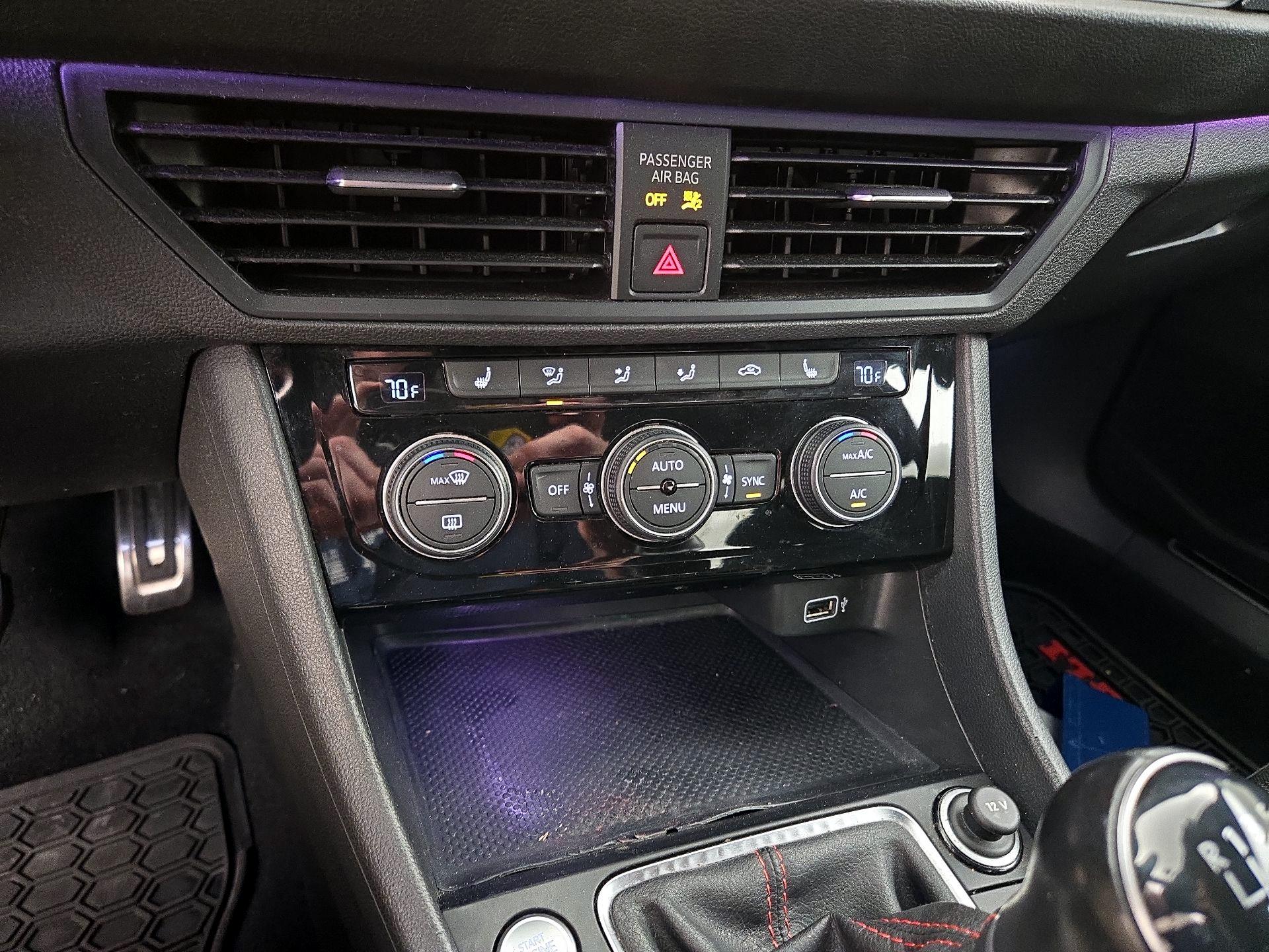 Thumbnail: 2019 Volkswagen Jetta - 16