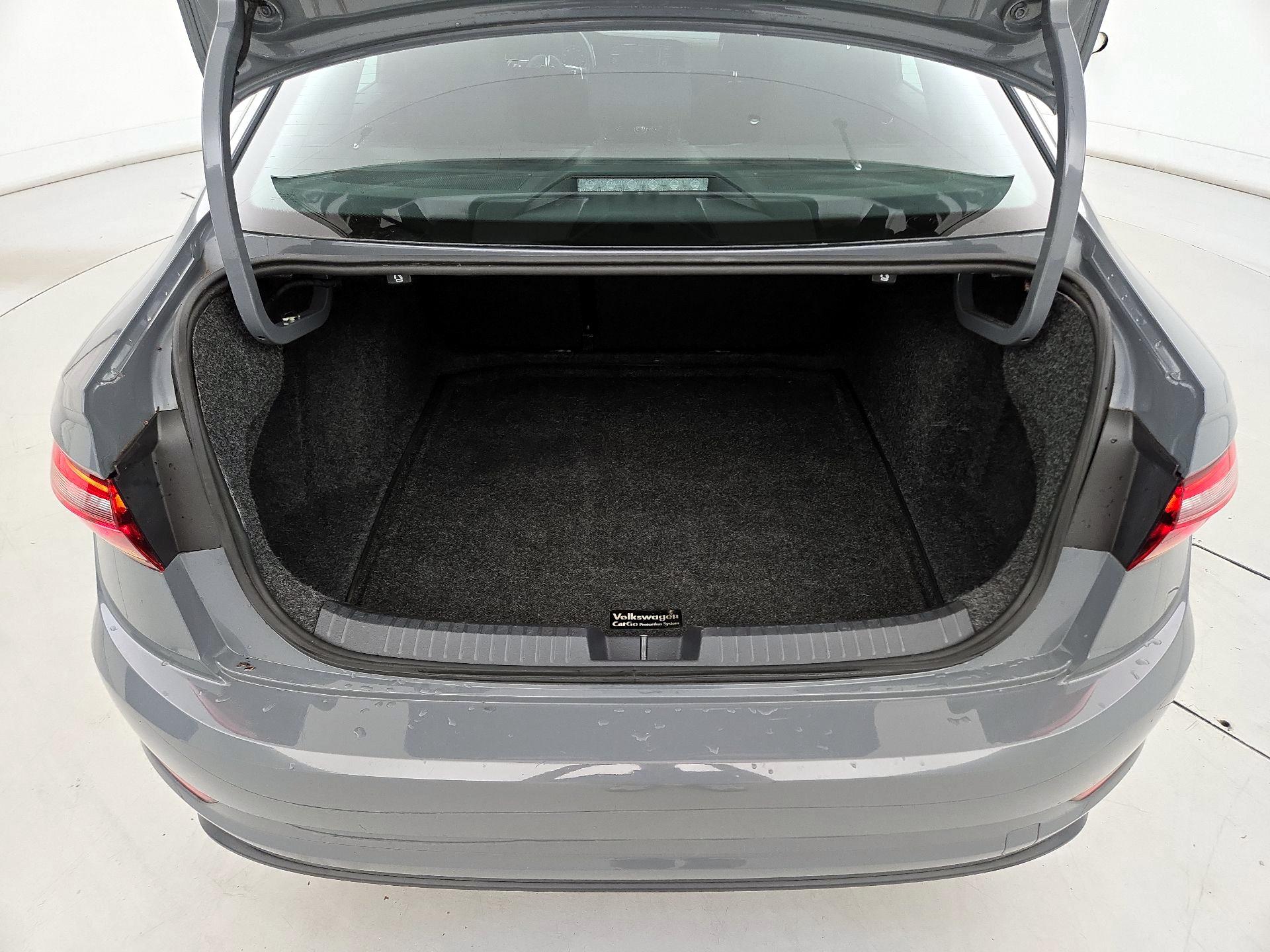 Thumbnail: 2019 Volkswagen Jetta - 20