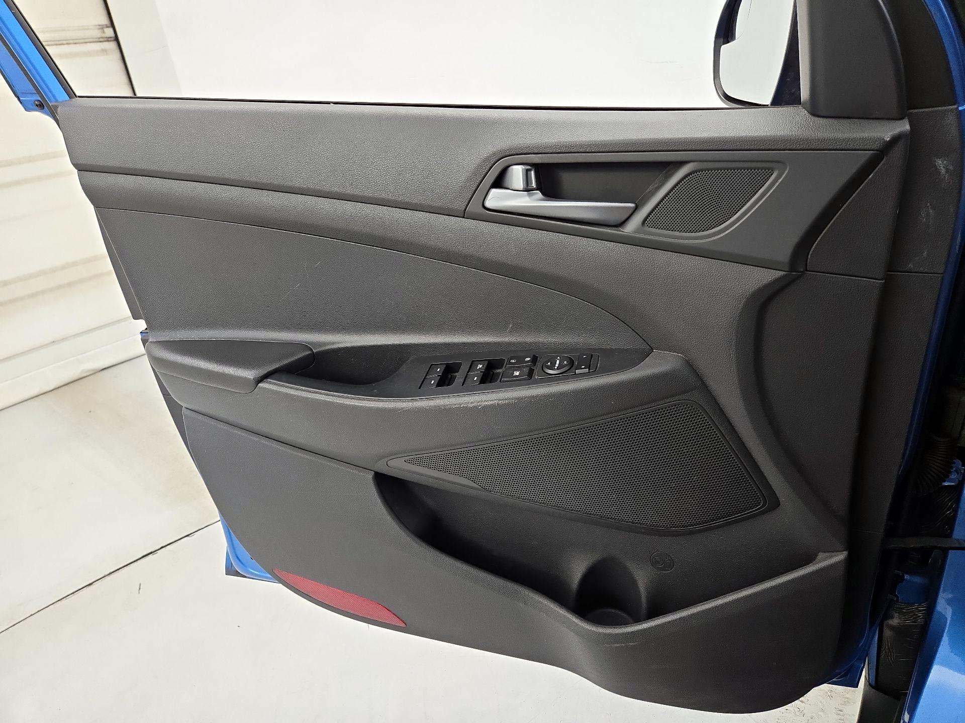 Thumbnail: 2016 Hyundai Tucson - 12