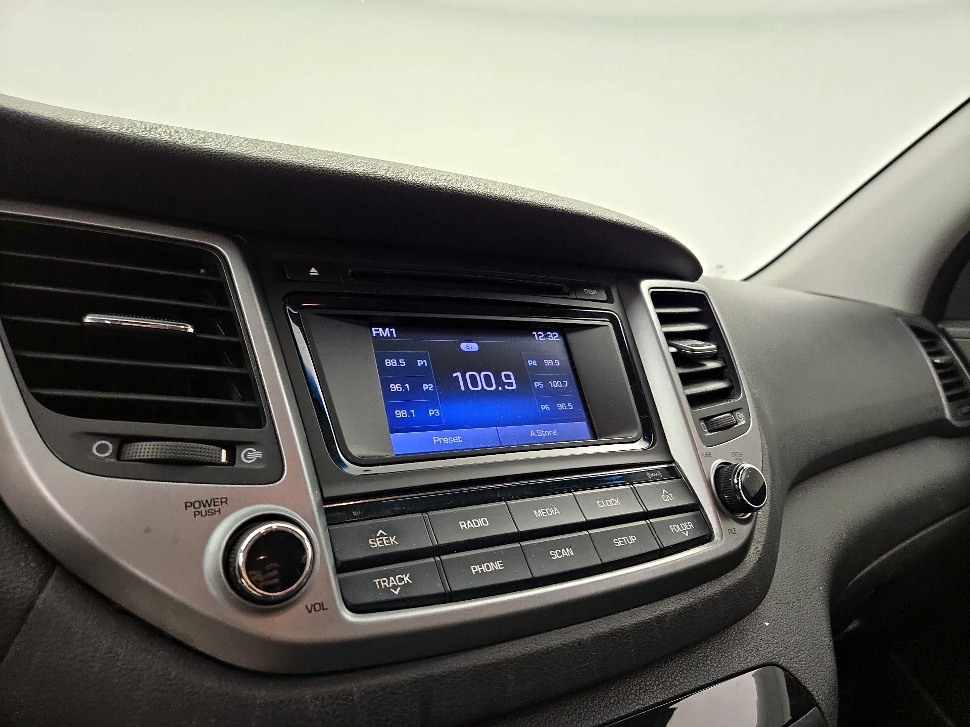 Thumbnail: 2016 Hyundai Tucson - 15