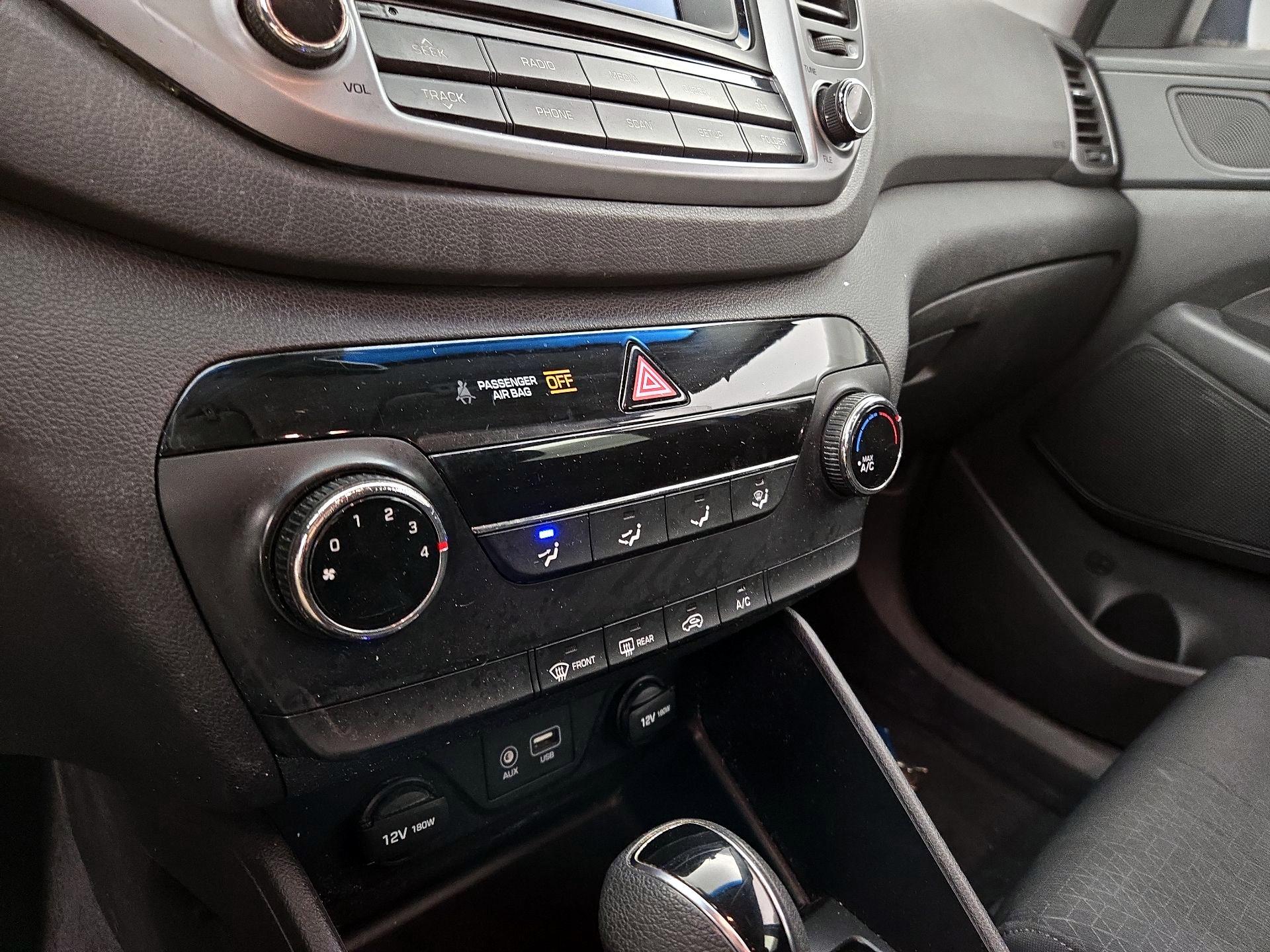 Thumbnail: 2016 Hyundai Tucson - 16