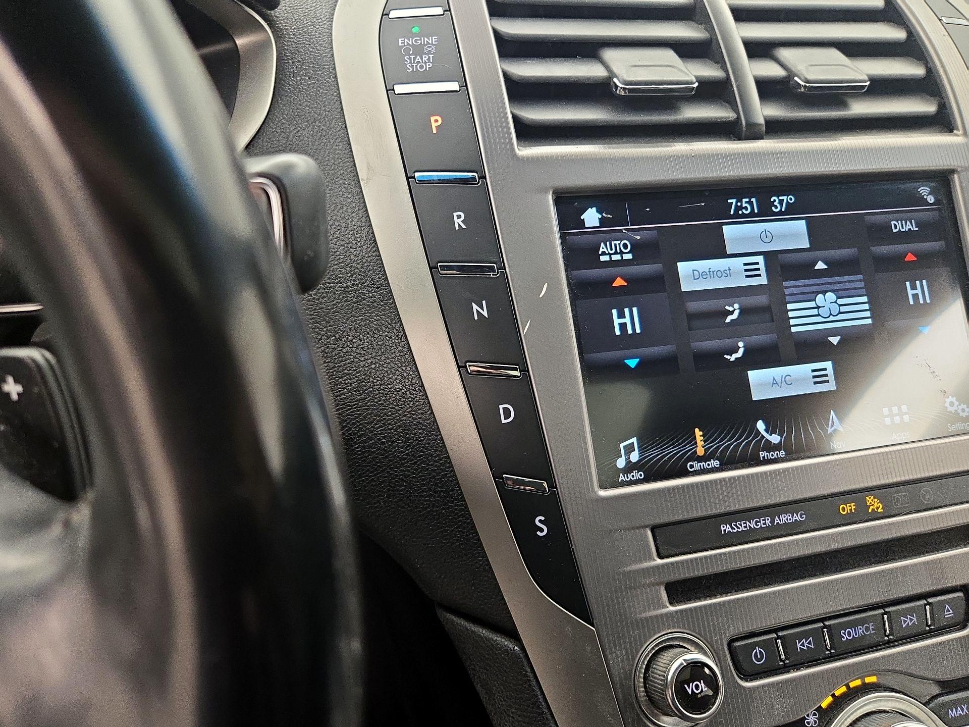 Thumbnail: 2017 Lincoln MKZ - 18