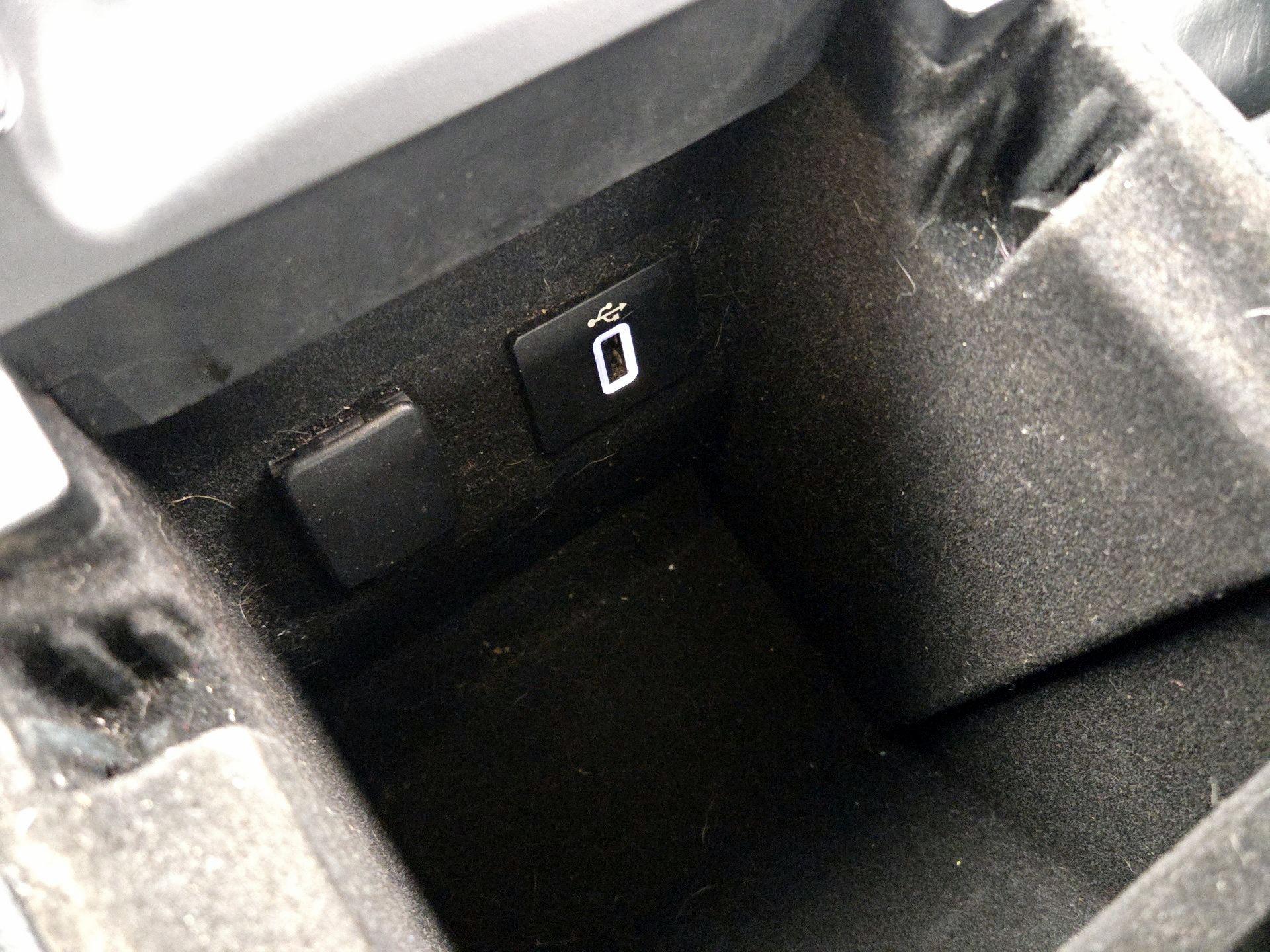 Thumbnail: 2017 Lincoln MKZ - 19