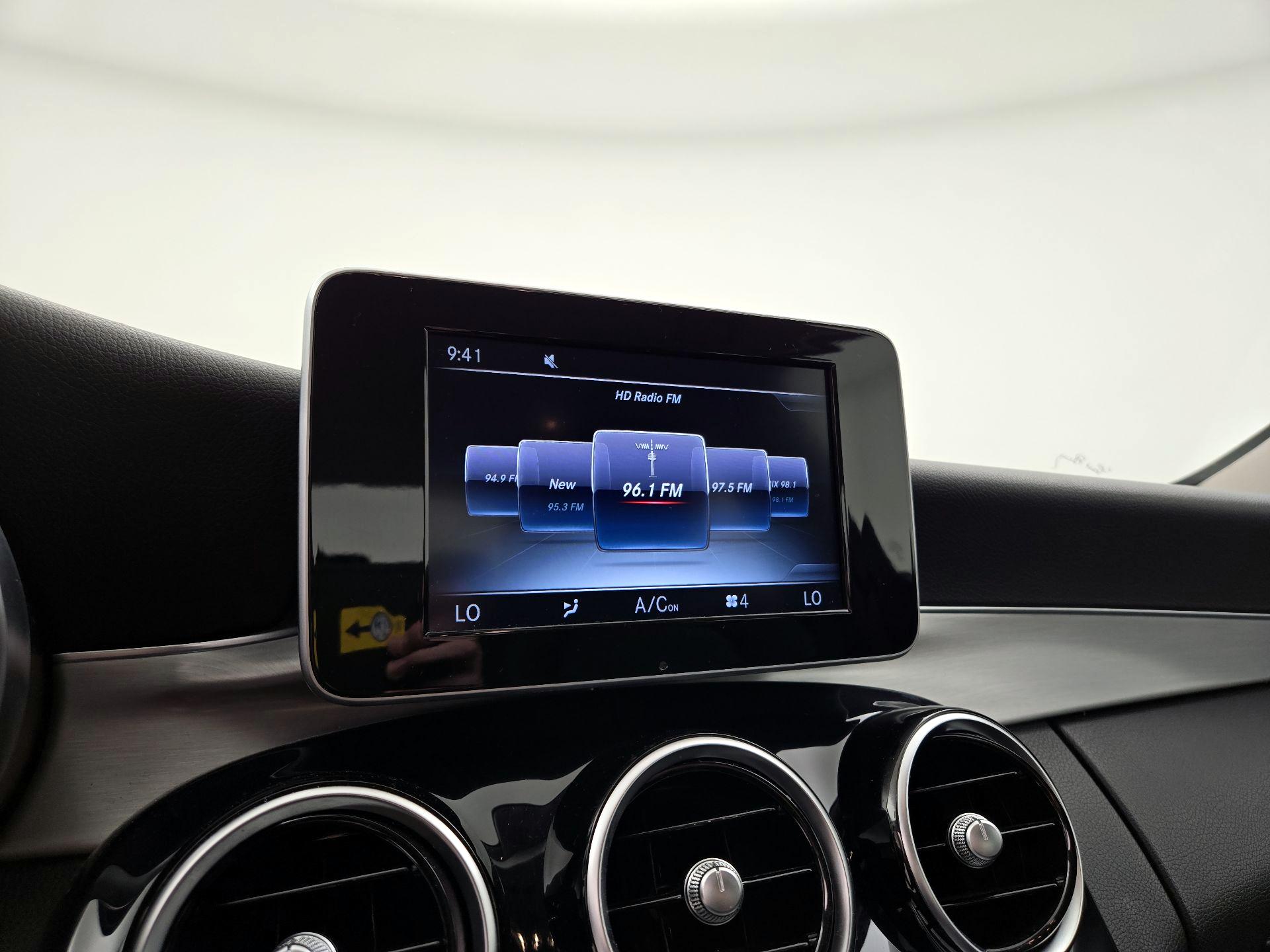 Thumbnail: 2015 Mercedes-Benz C-Class - 15