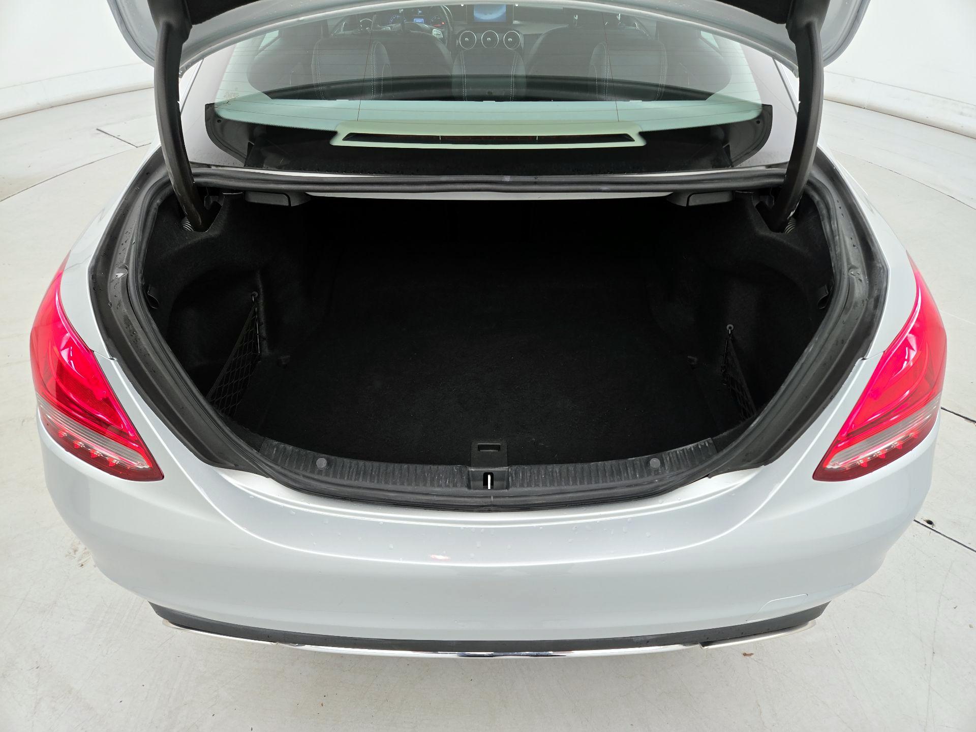 Thumbnail: 2015 Mercedes-Benz C-Class - 20