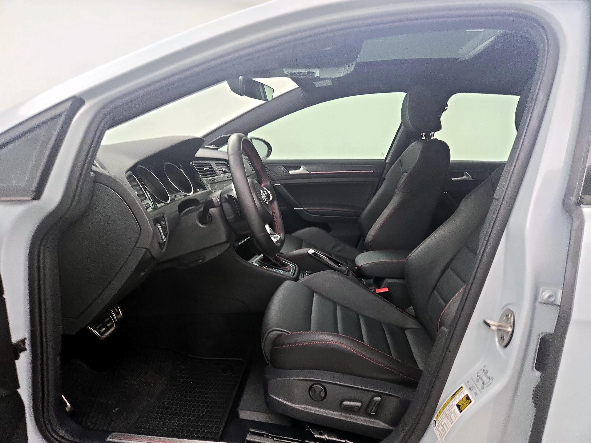 Thumbnail: 2019 Volkswagen Golf - 11