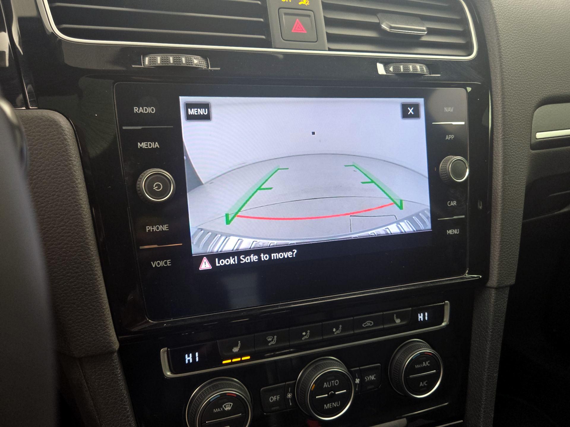 Thumbnail: 2019 Volkswagen Golf - 15