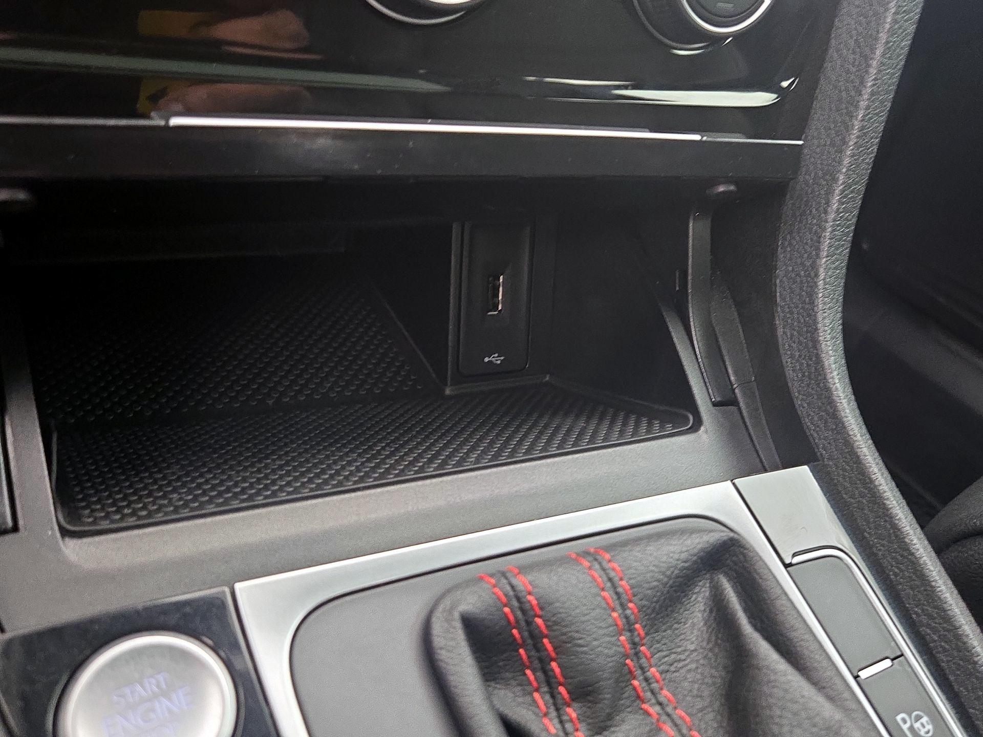 Thumbnail: 2019 Volkswagen Golf - 19