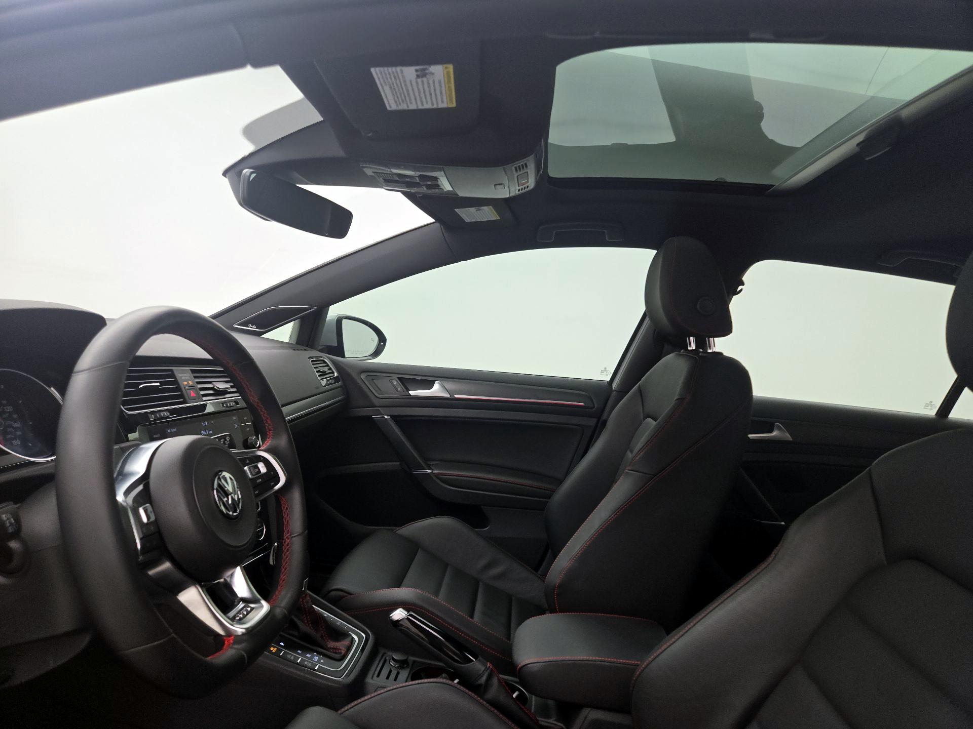 Thumbnail: 2019 Volkswagen Golf - 20