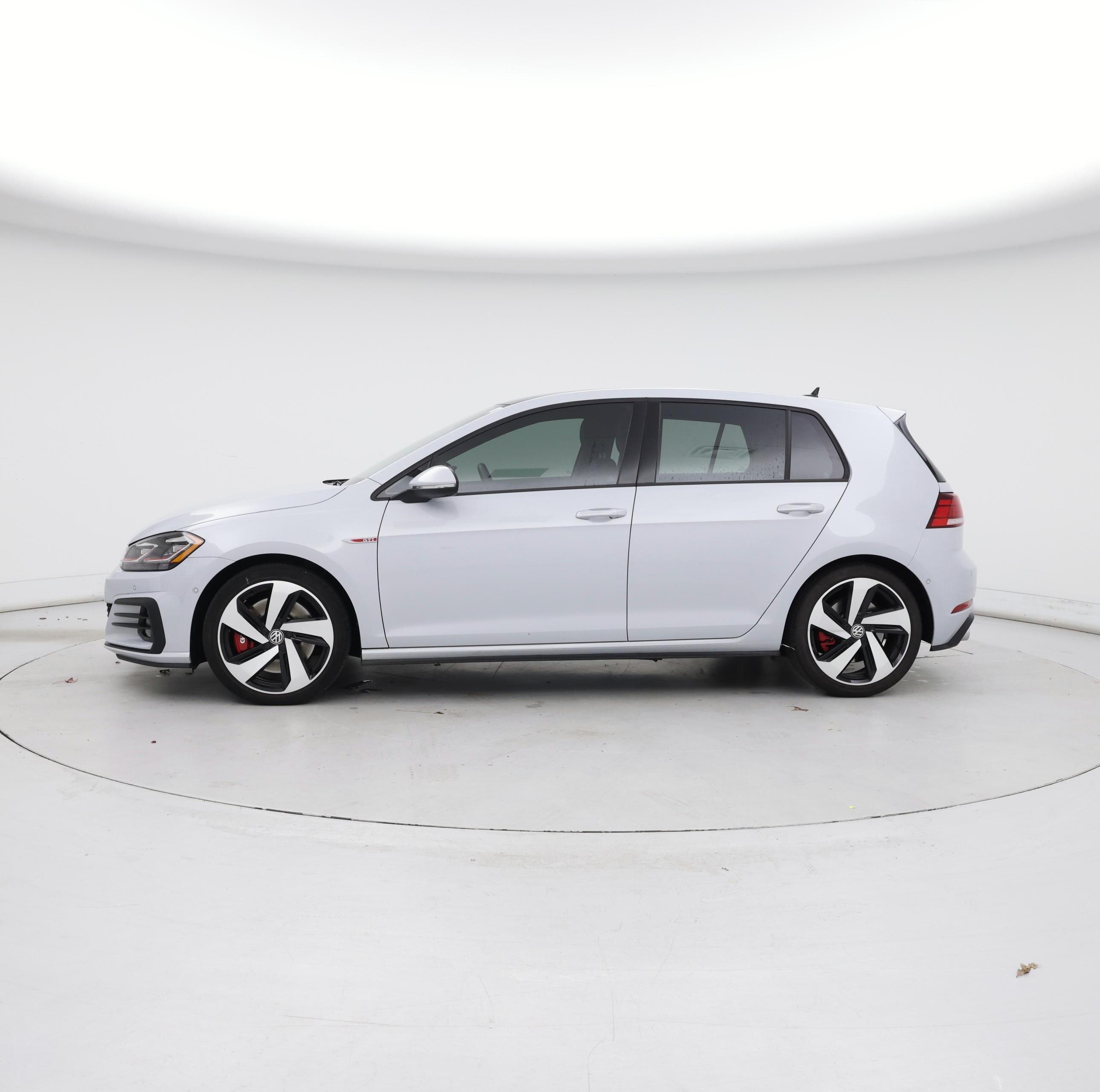 Thumbnail: 2019 Volkswagen Golf - 3