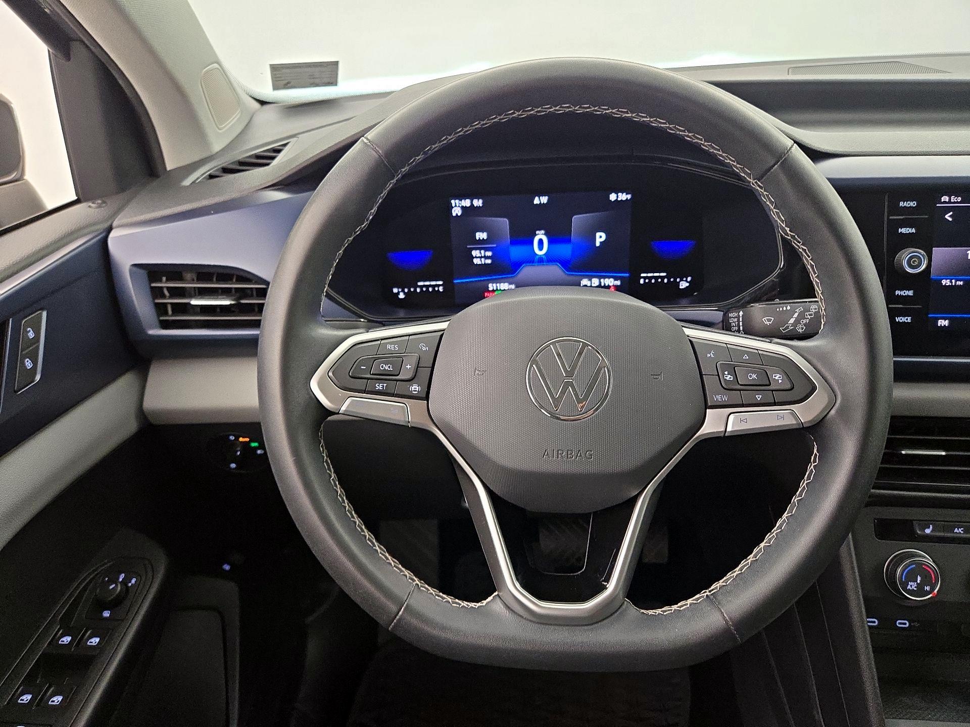 Thumbnail: 2022 Volkswagen Taos - 10