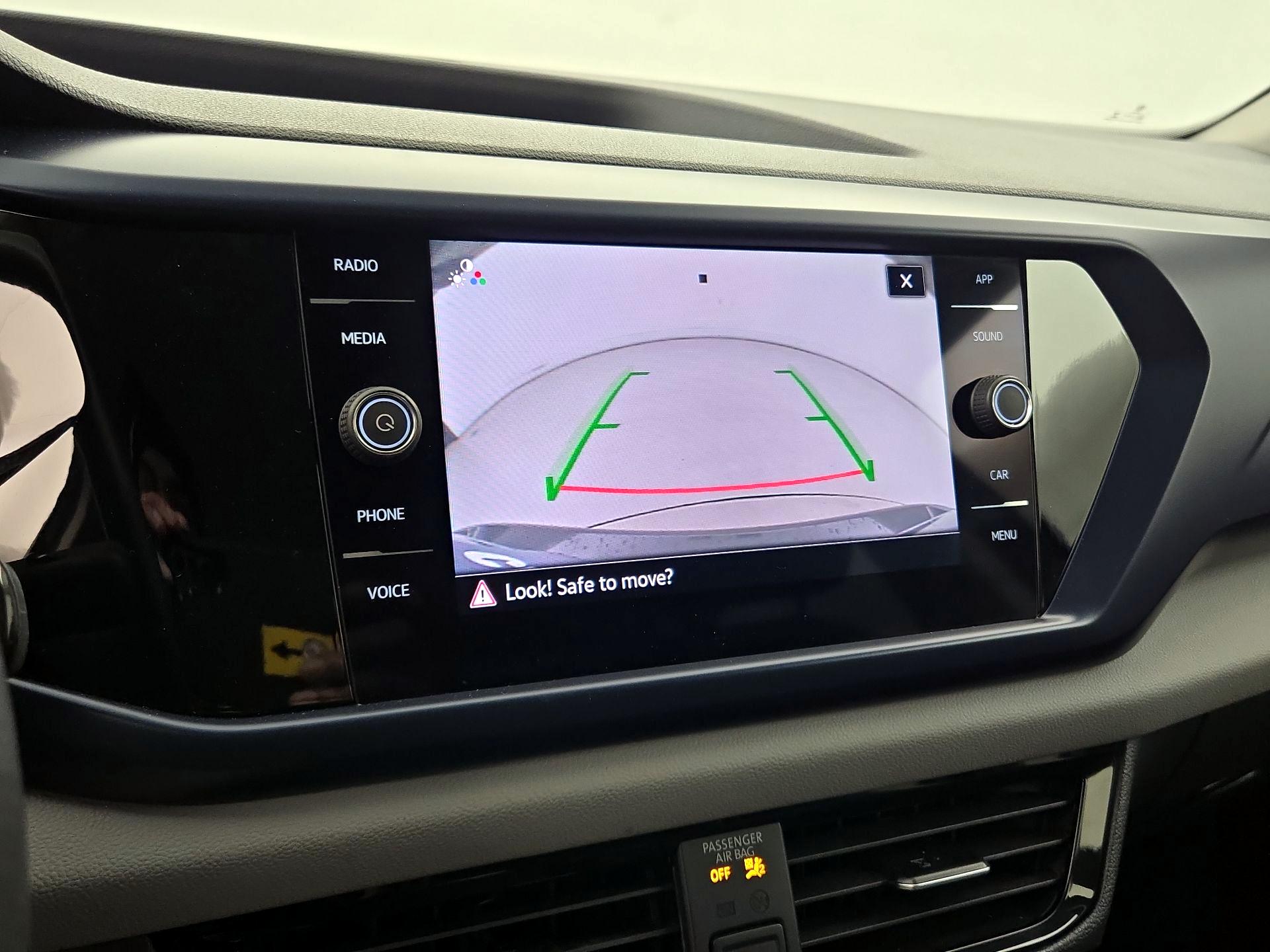 Thumbnail: 2022 Volkswagen Taos - 14