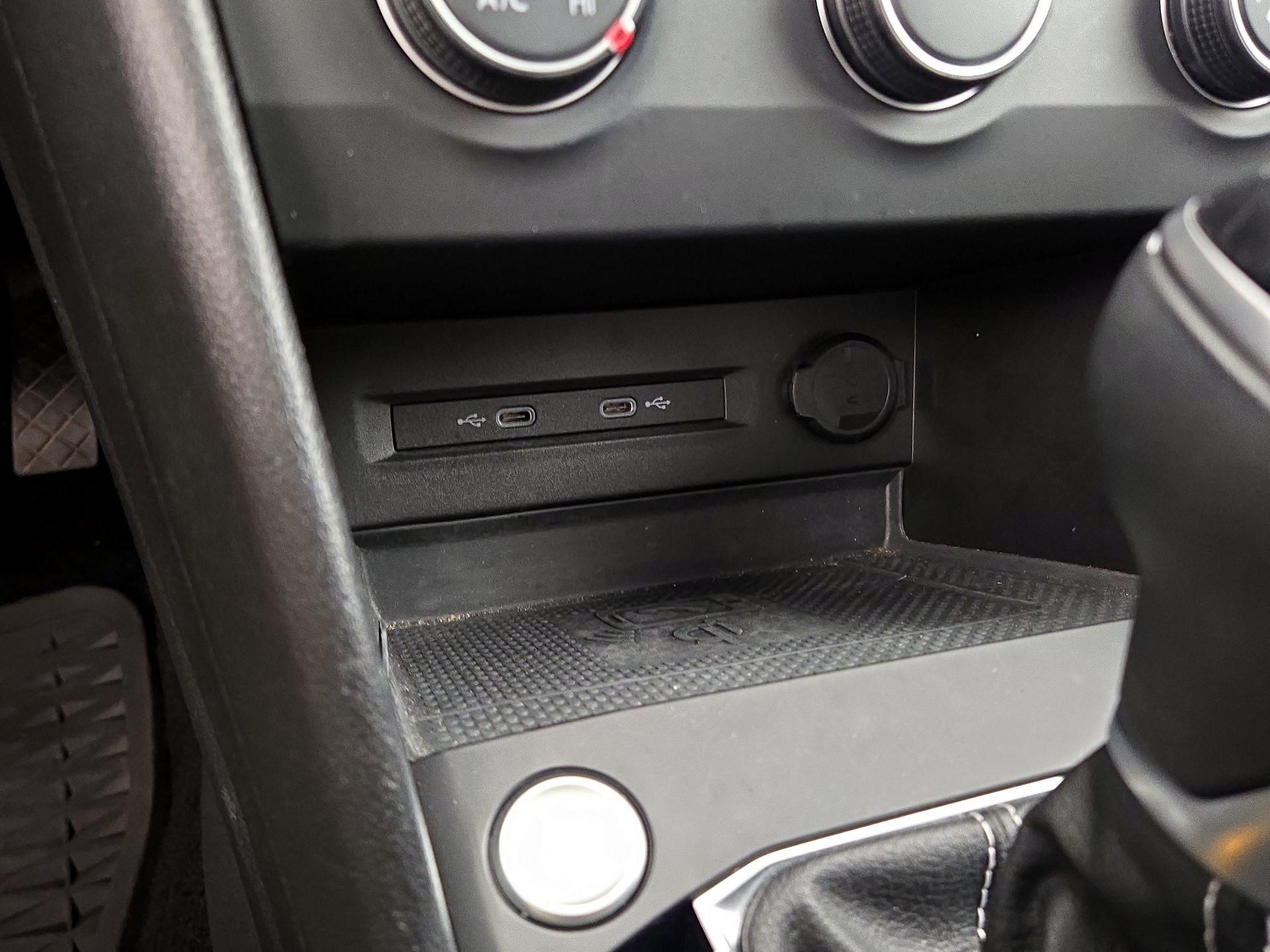 Thumbnail: 2022 Volkswagen Taos - 18