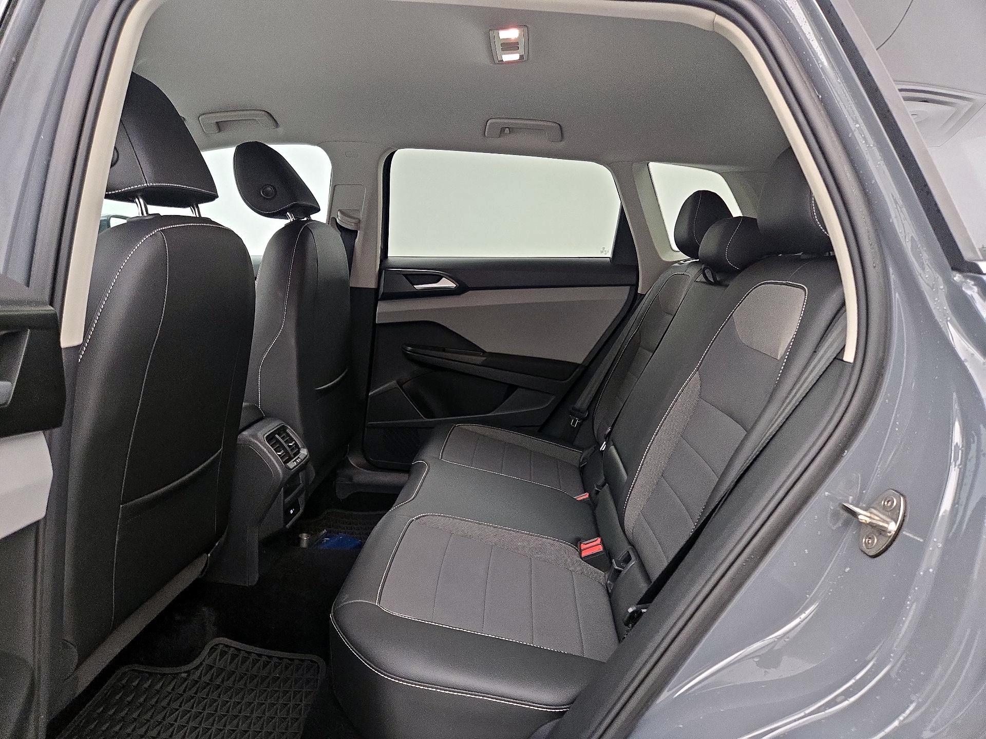 Thumbnail: 2022 Volkswagen Taos - 19